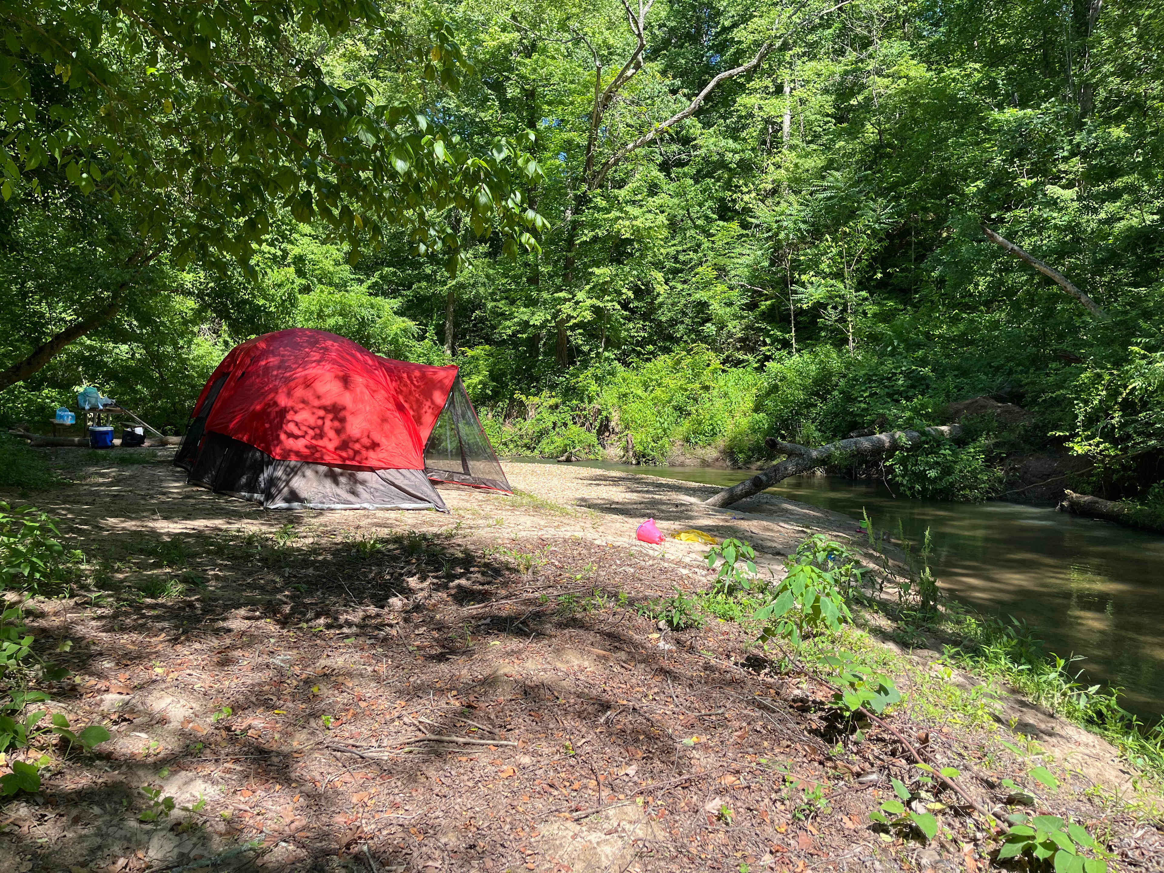 Broken Oak Riverside Getaway