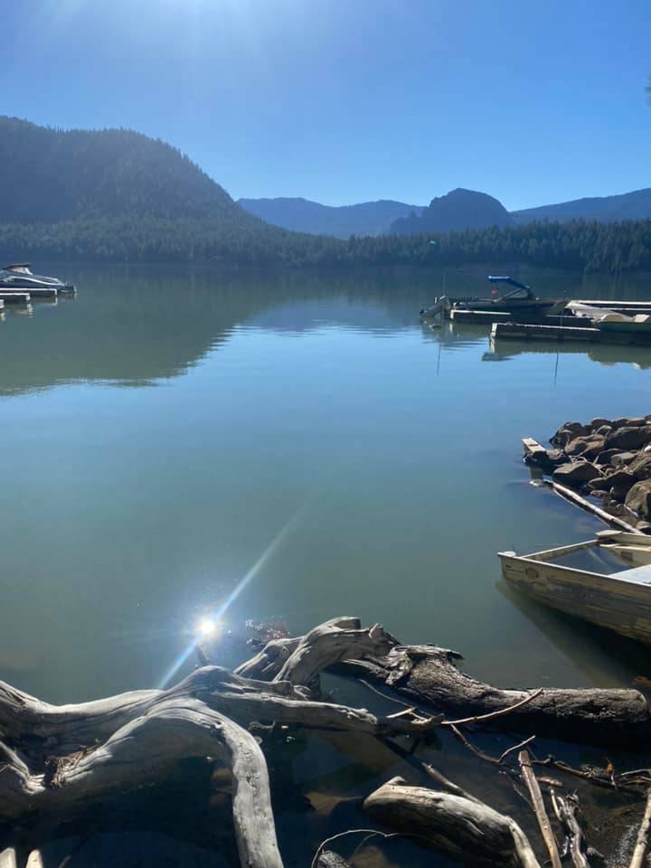 The Cove Lakeside Retreat