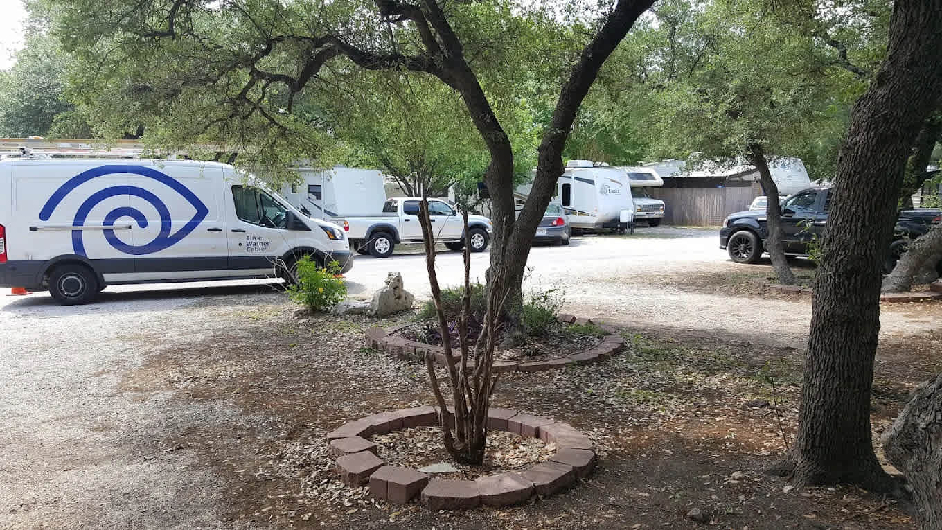 Lake Travis Inn and RV Park