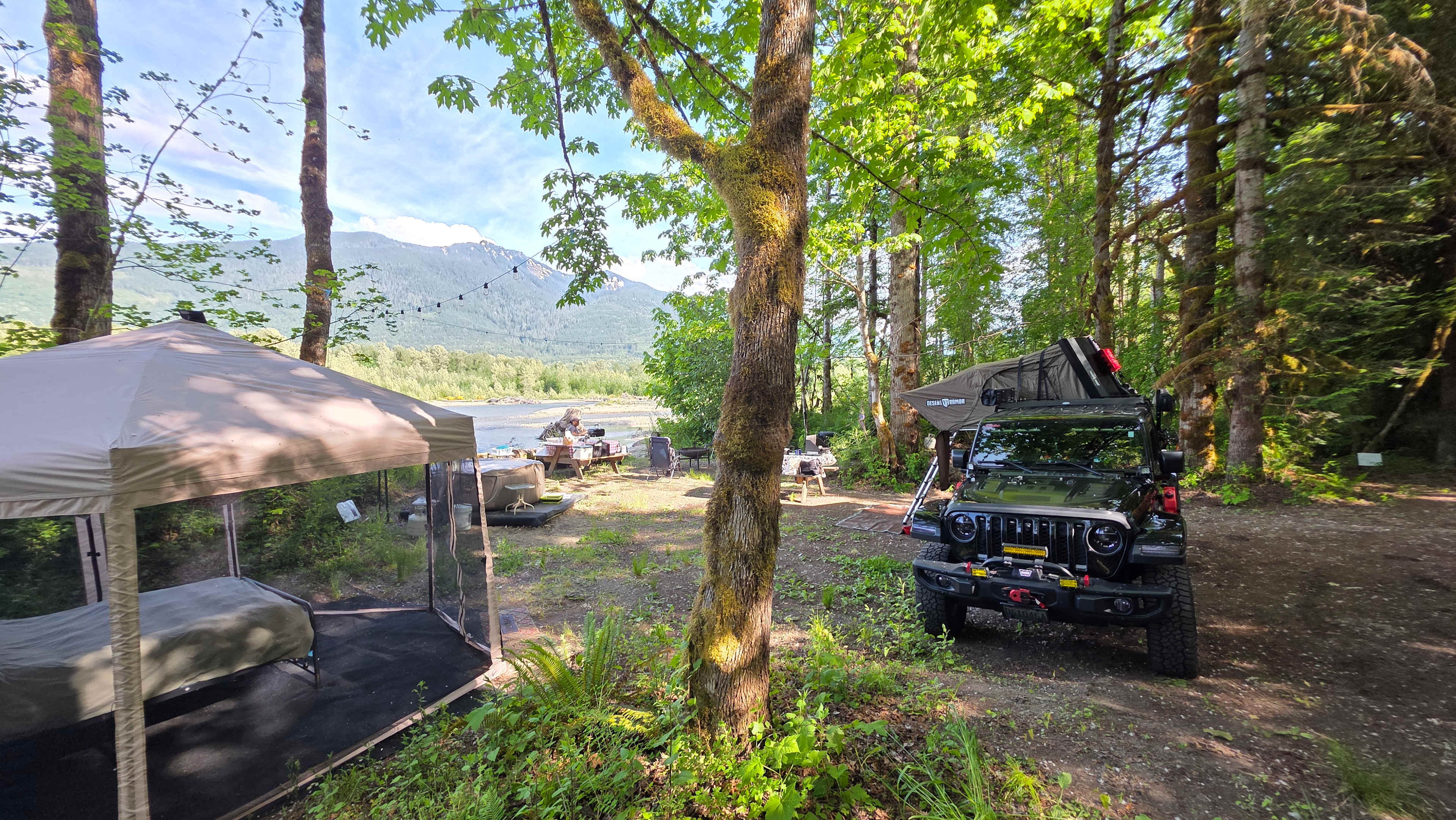 Camp 47- hot tub, river, mtn views!