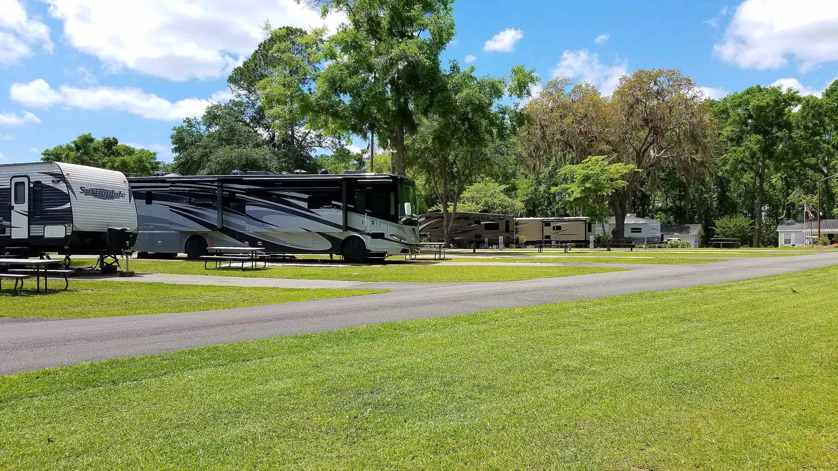 Inland Harbor RV Park