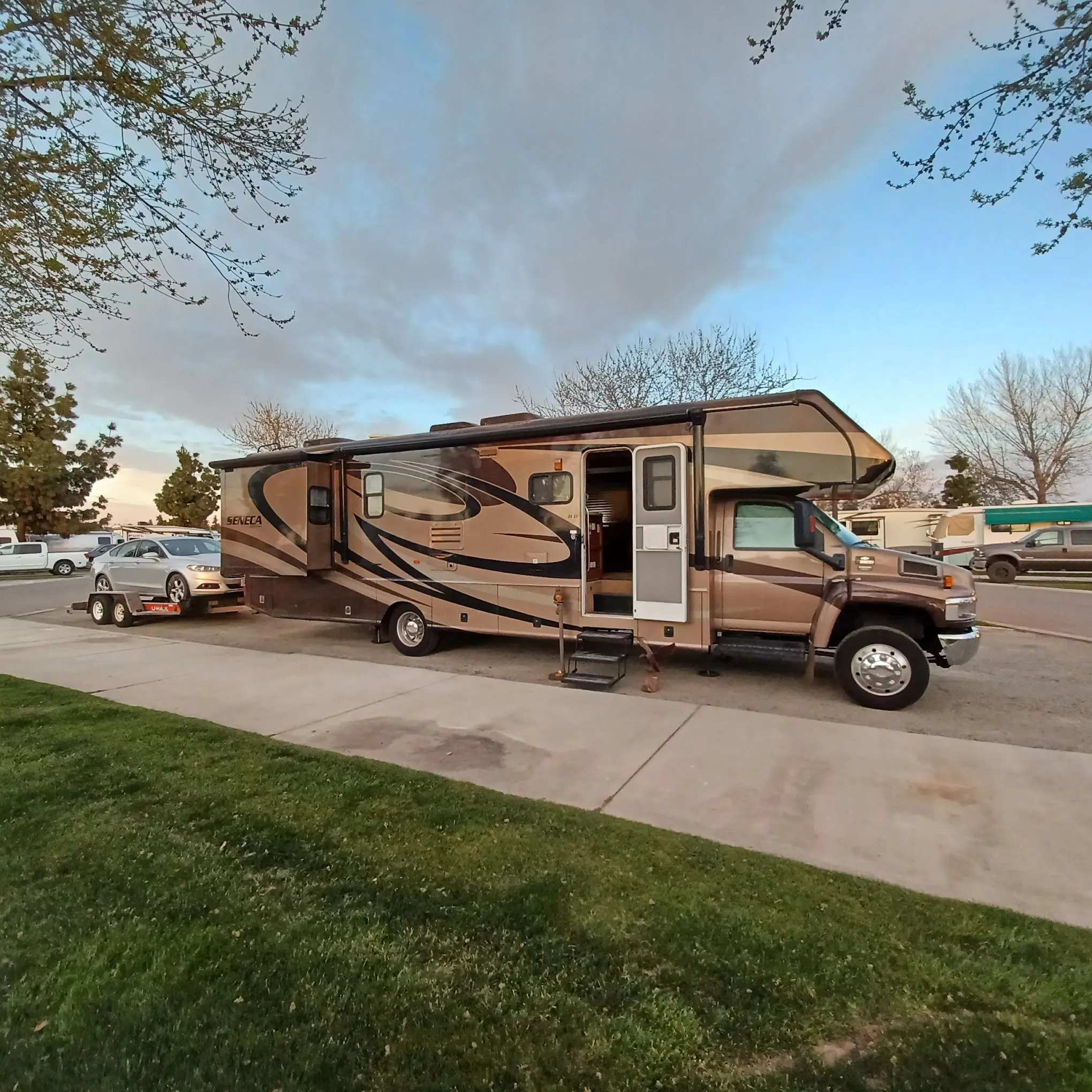 Bakersfield River Run RV Park