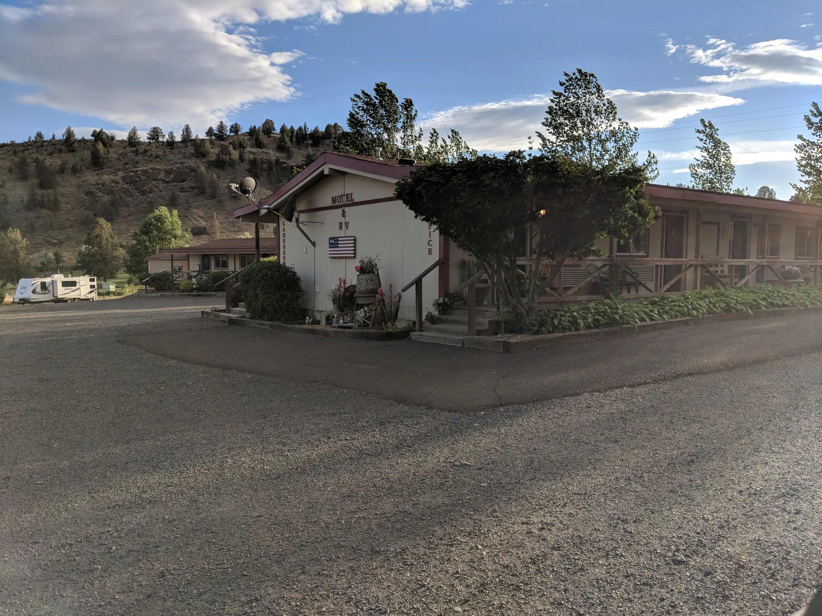 Monument Motel and RV Park
