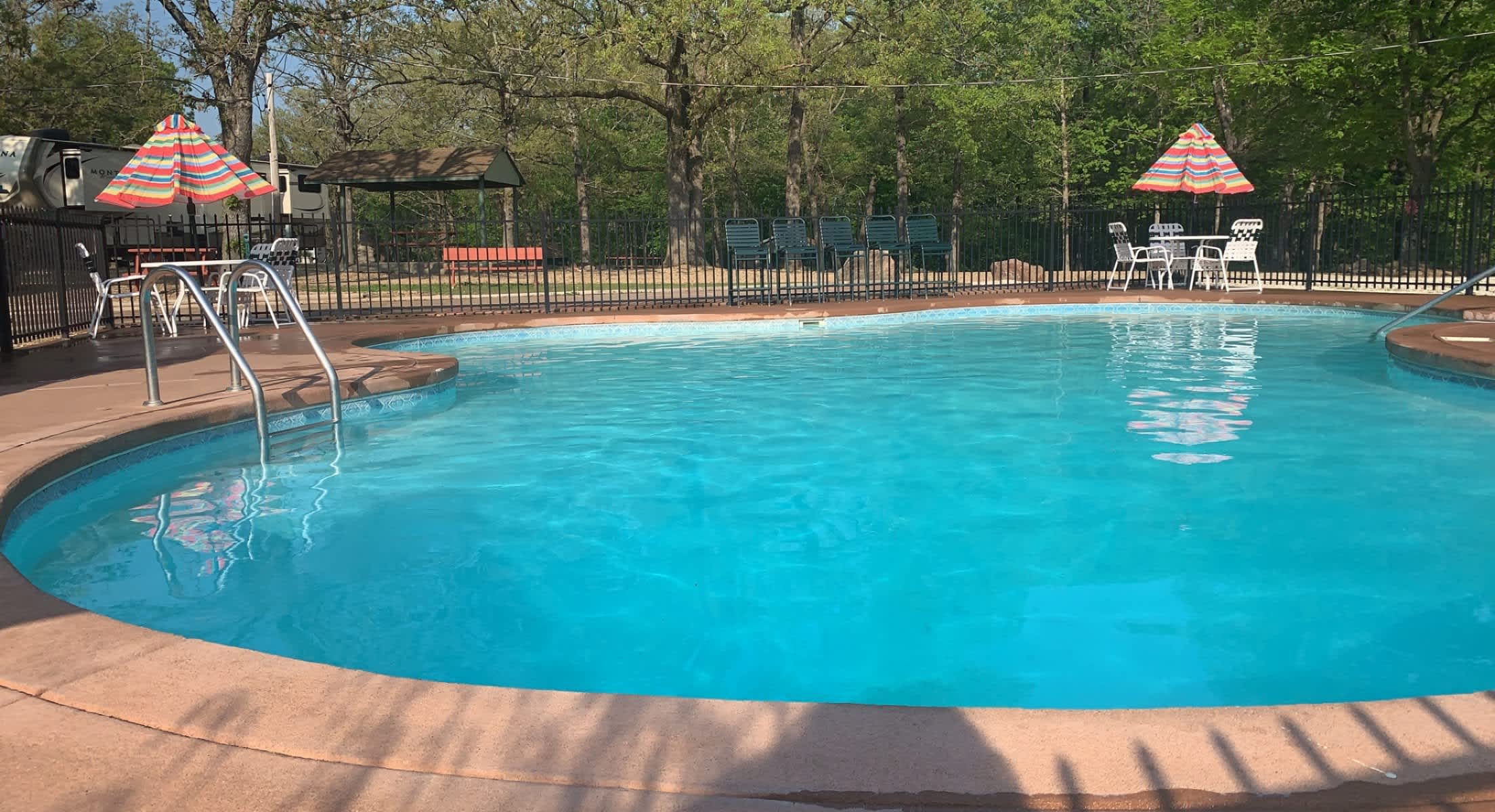 Majestic Oaks RV Park & Campground