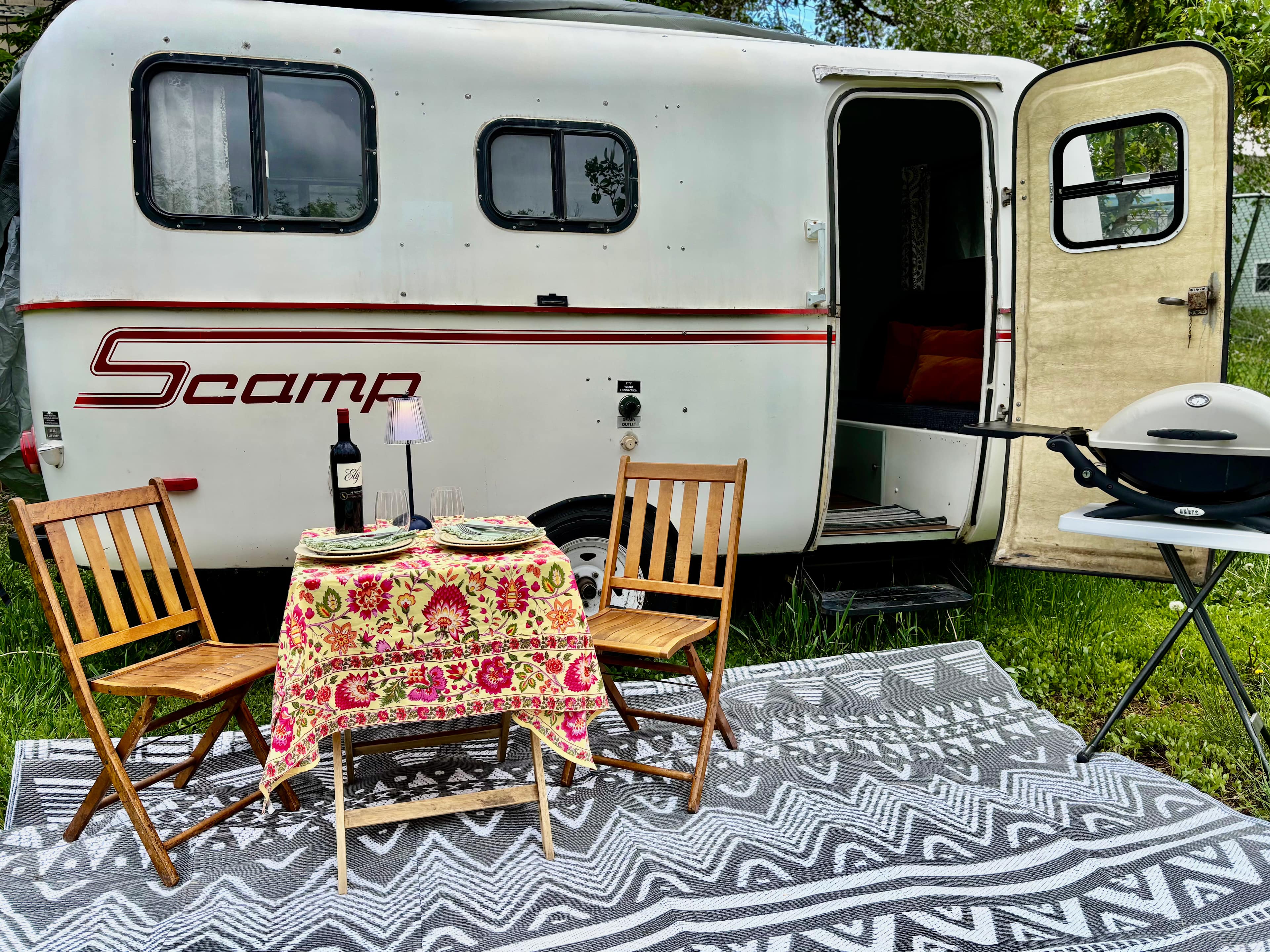 The Tucked Inn Near Red Rocks