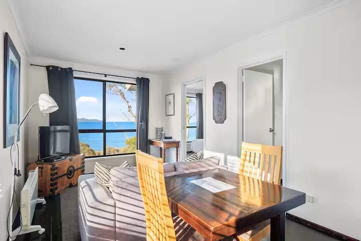 Hamptons on the Bay - Cabins 1-4