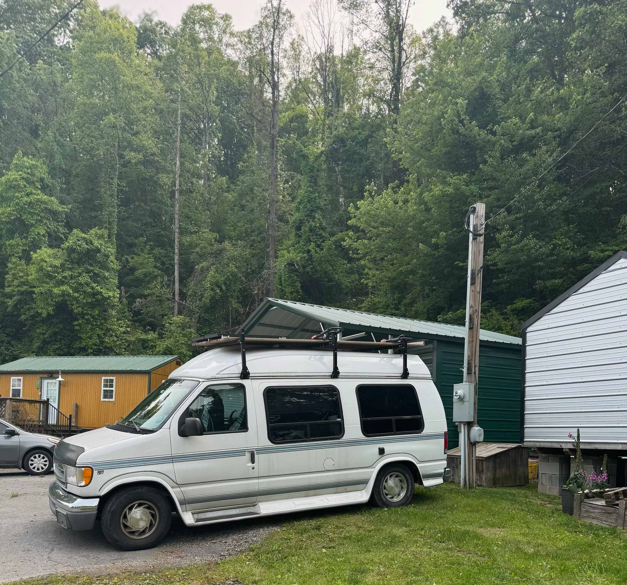 Hilltop Sunrise Wall tent, Van Life