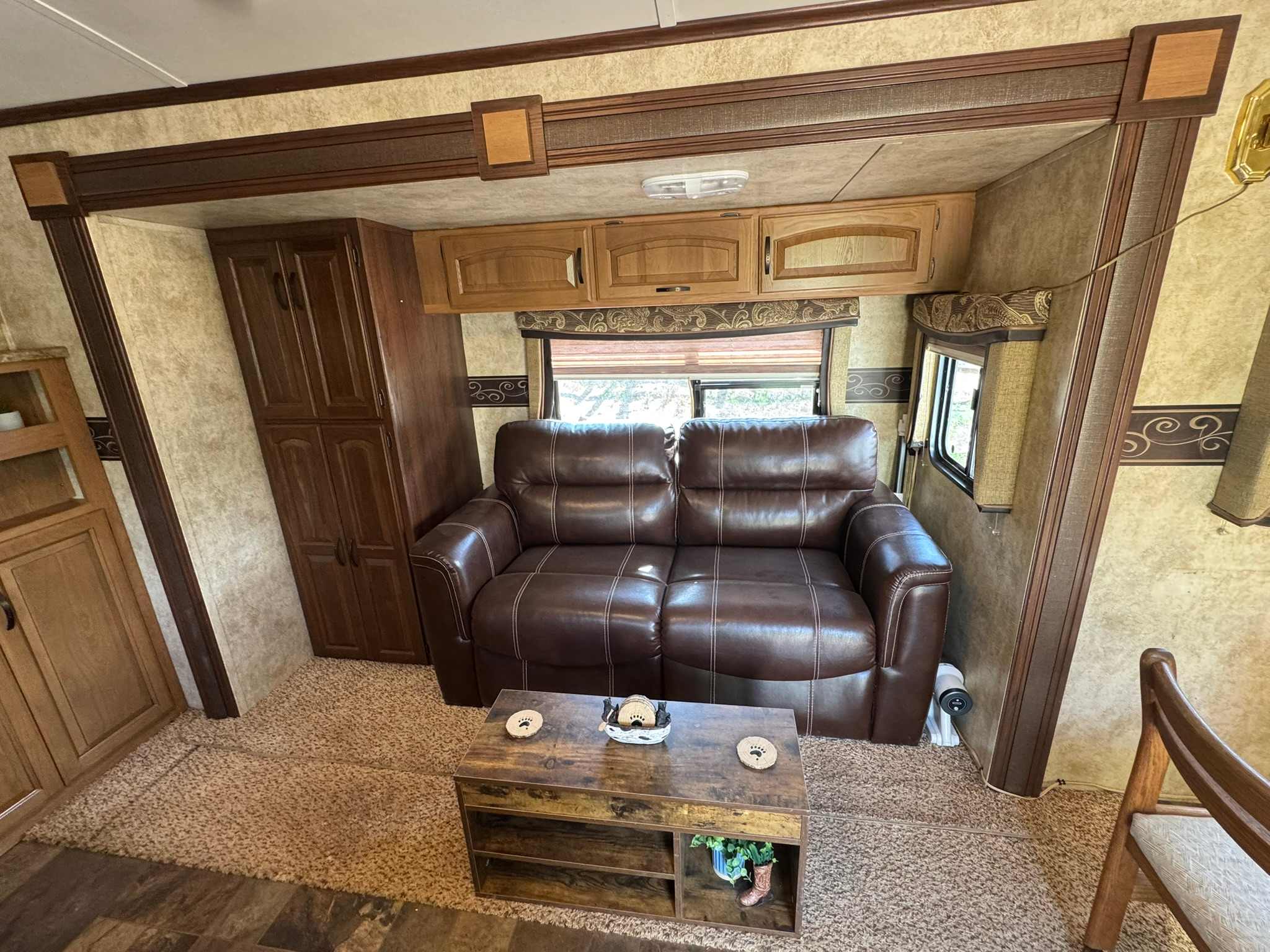 RV on Creekfront 3 Acre Retreat