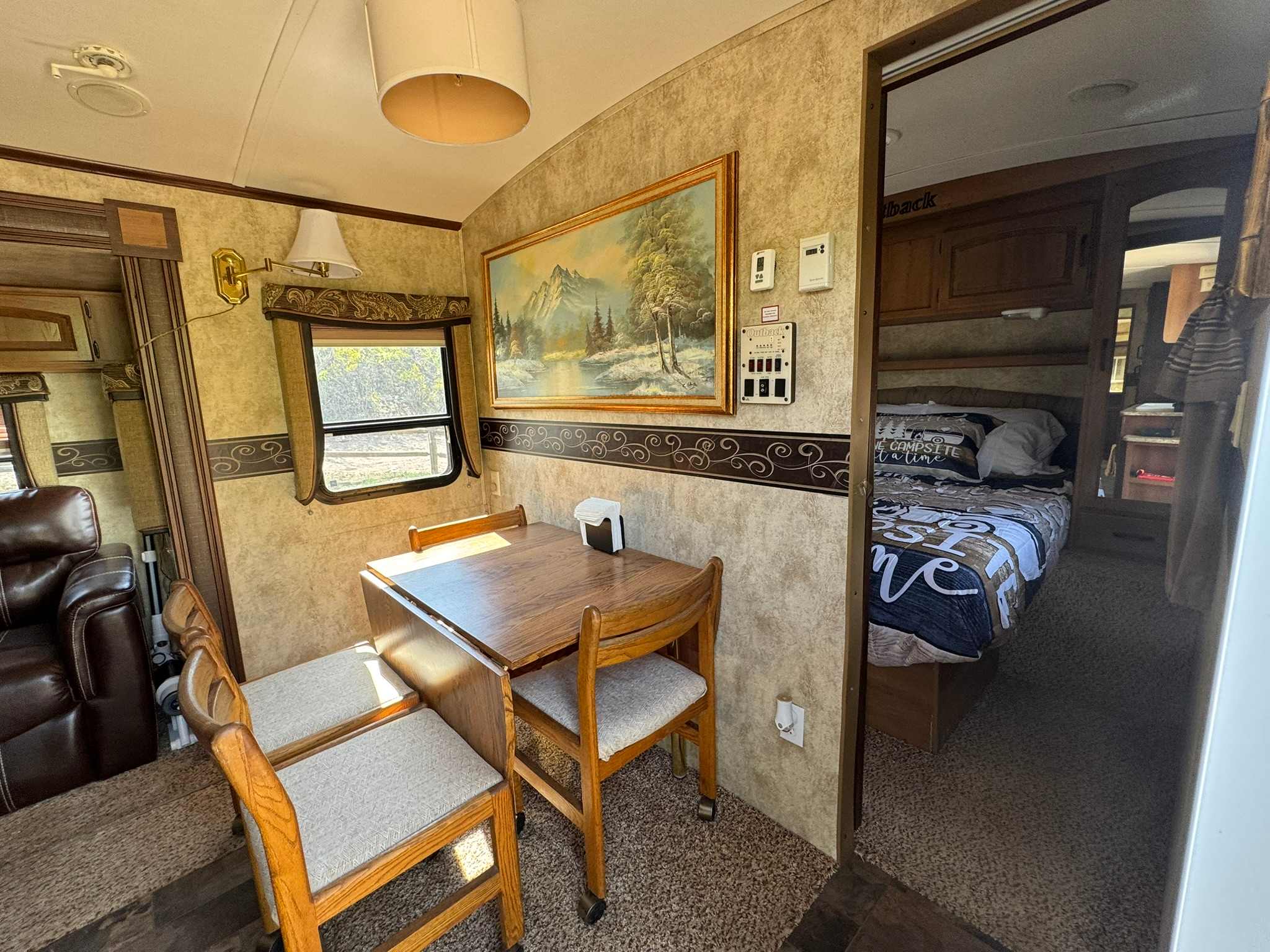 RV on Creekfront 3 Acre Retreat