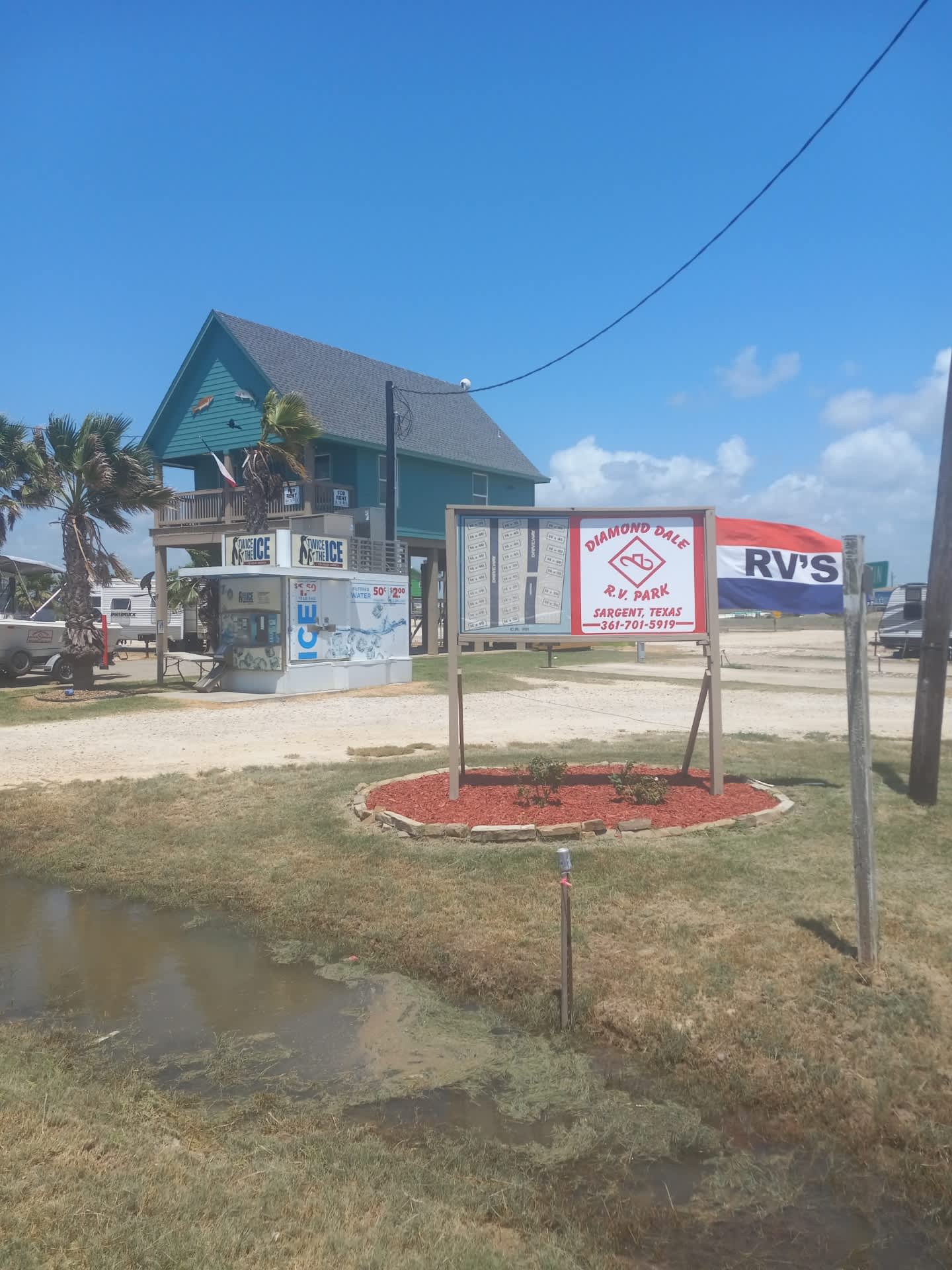 Woody RV's Beach Stay
