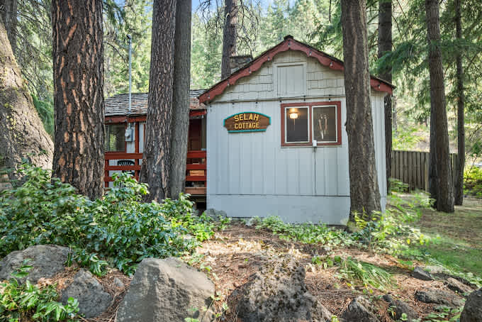 Whistlin' Jack's Outpost Lodge