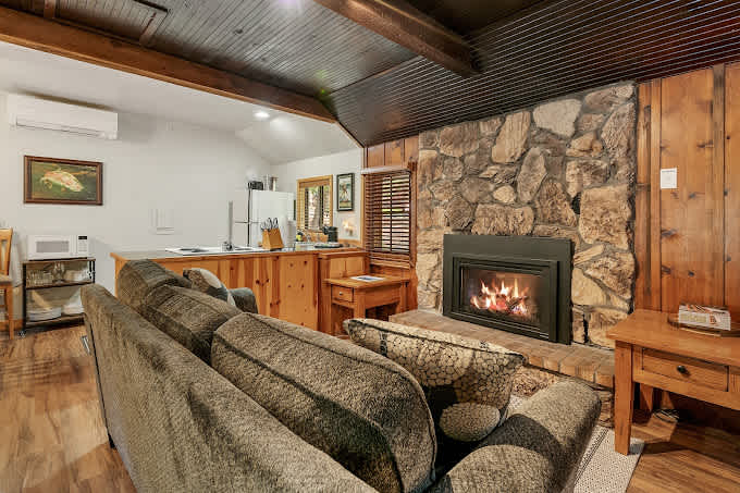 Whistlin' Jack's Outpost Lodge