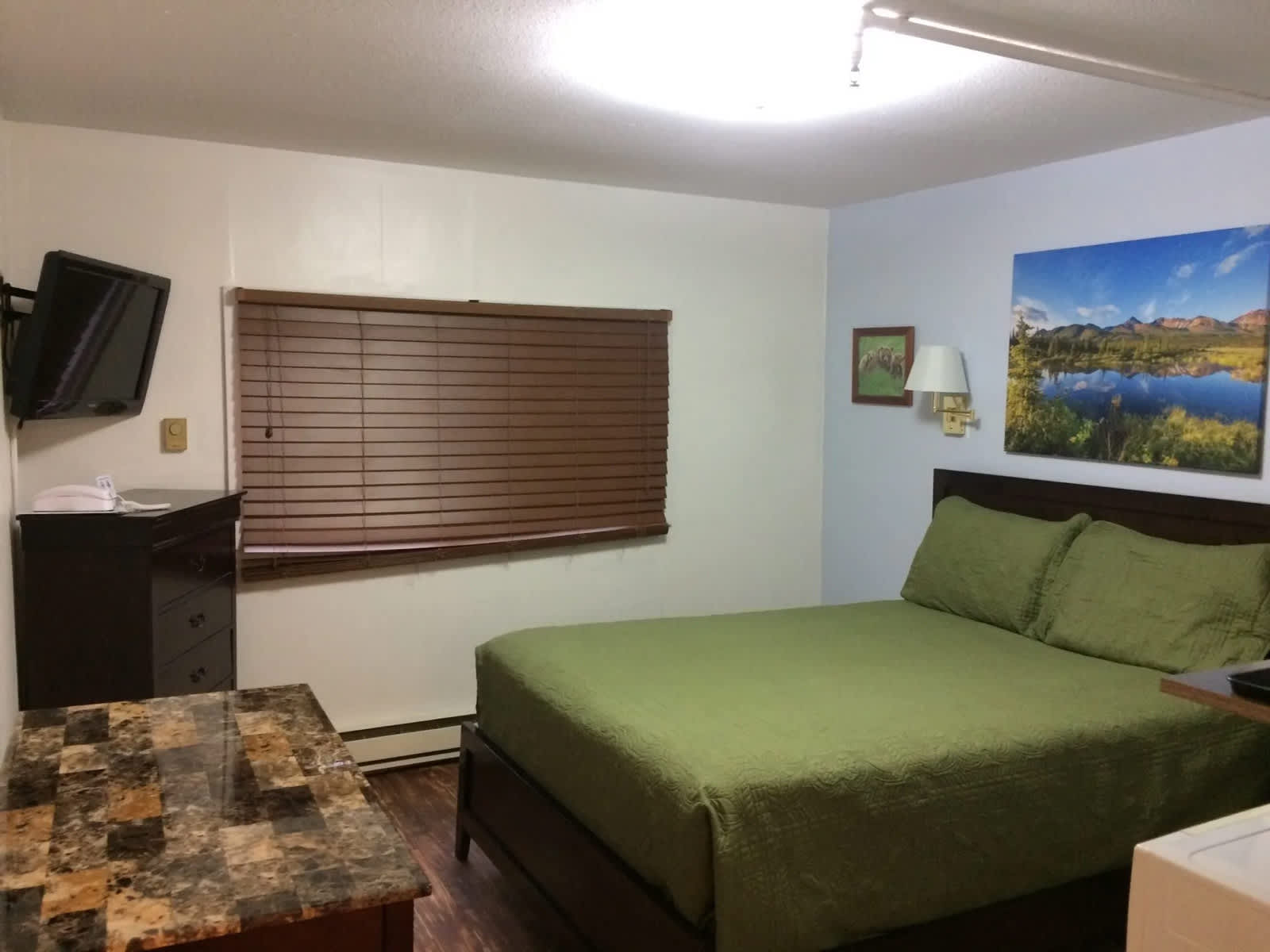 Creekwood Inn Motel and RV Park