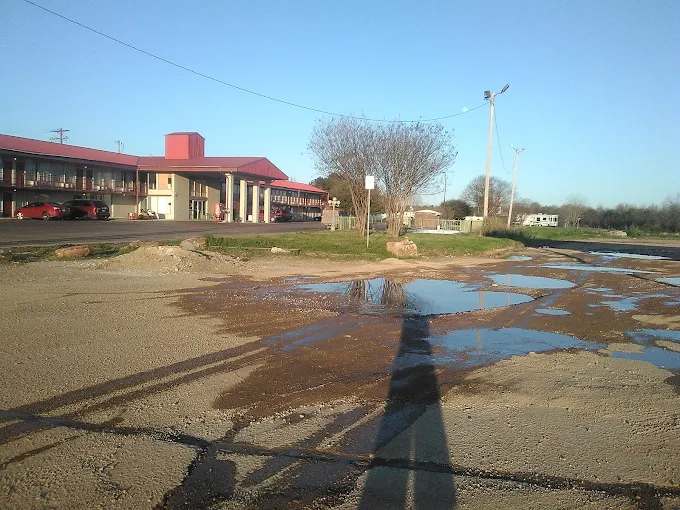 Hope Village Inn & RV Park