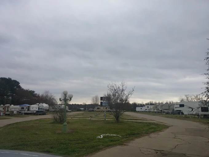 Hope Village Inn & RV Park