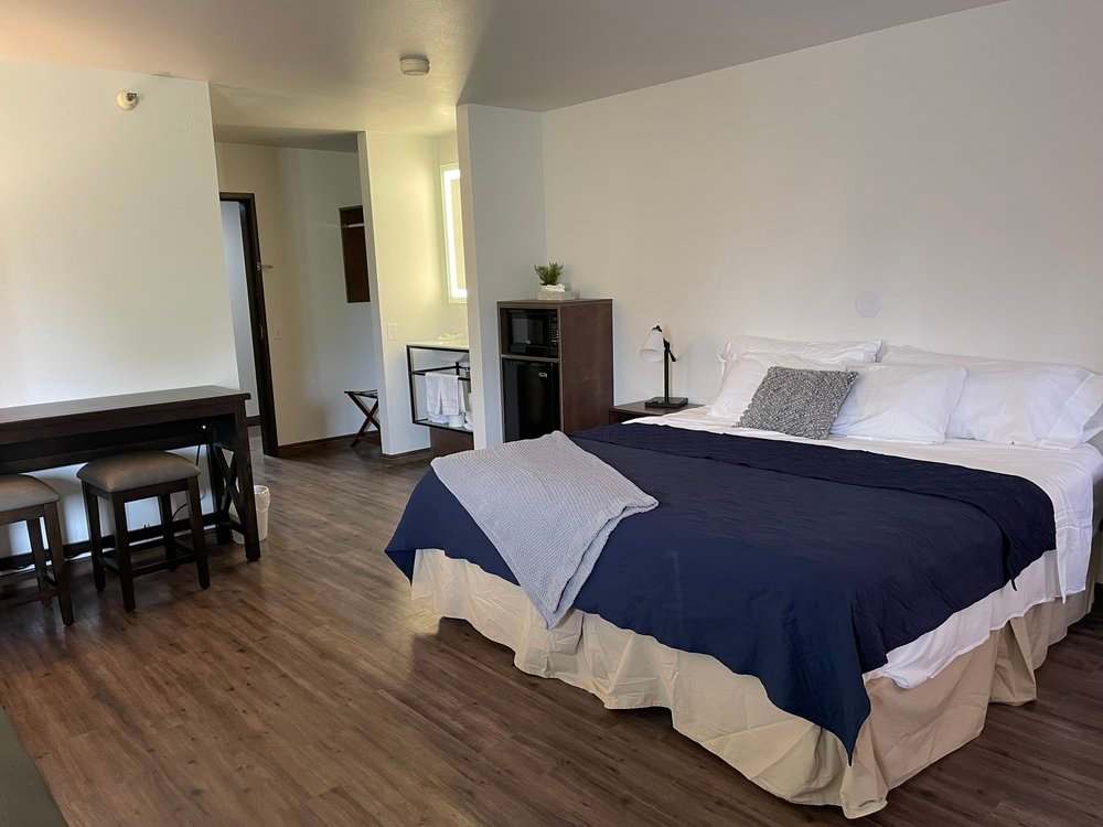 Eagle Peak Lodge