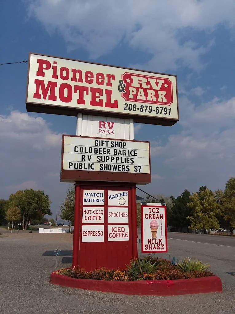 Pioneer Motel & RV Park
