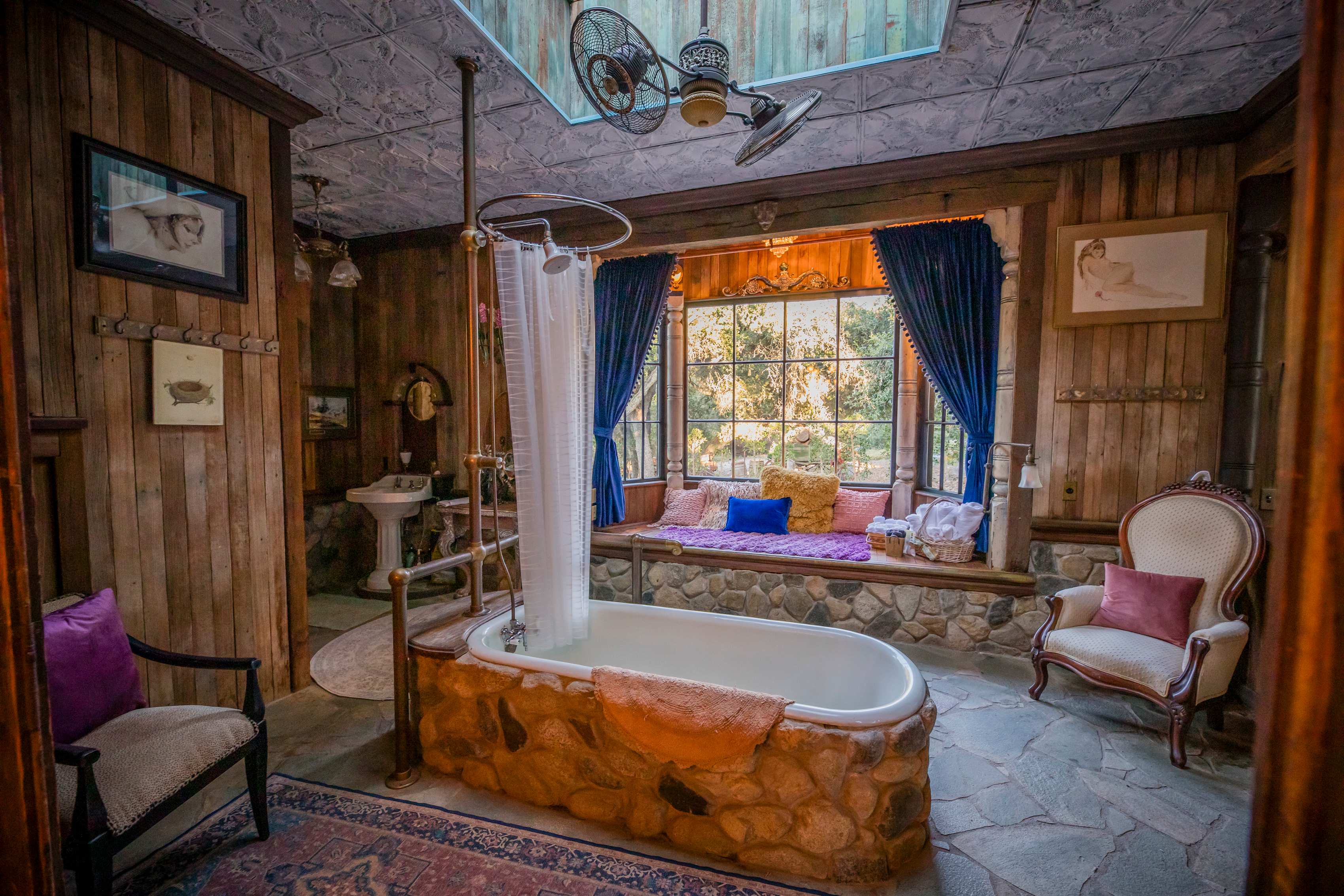 Rustic Wooded Ranch -Creekside Stay