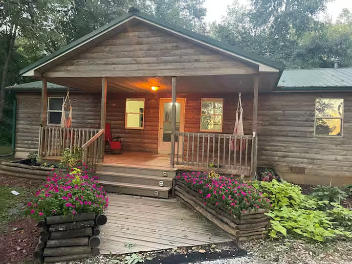 Roots Lodge @ Pittsfield Lake