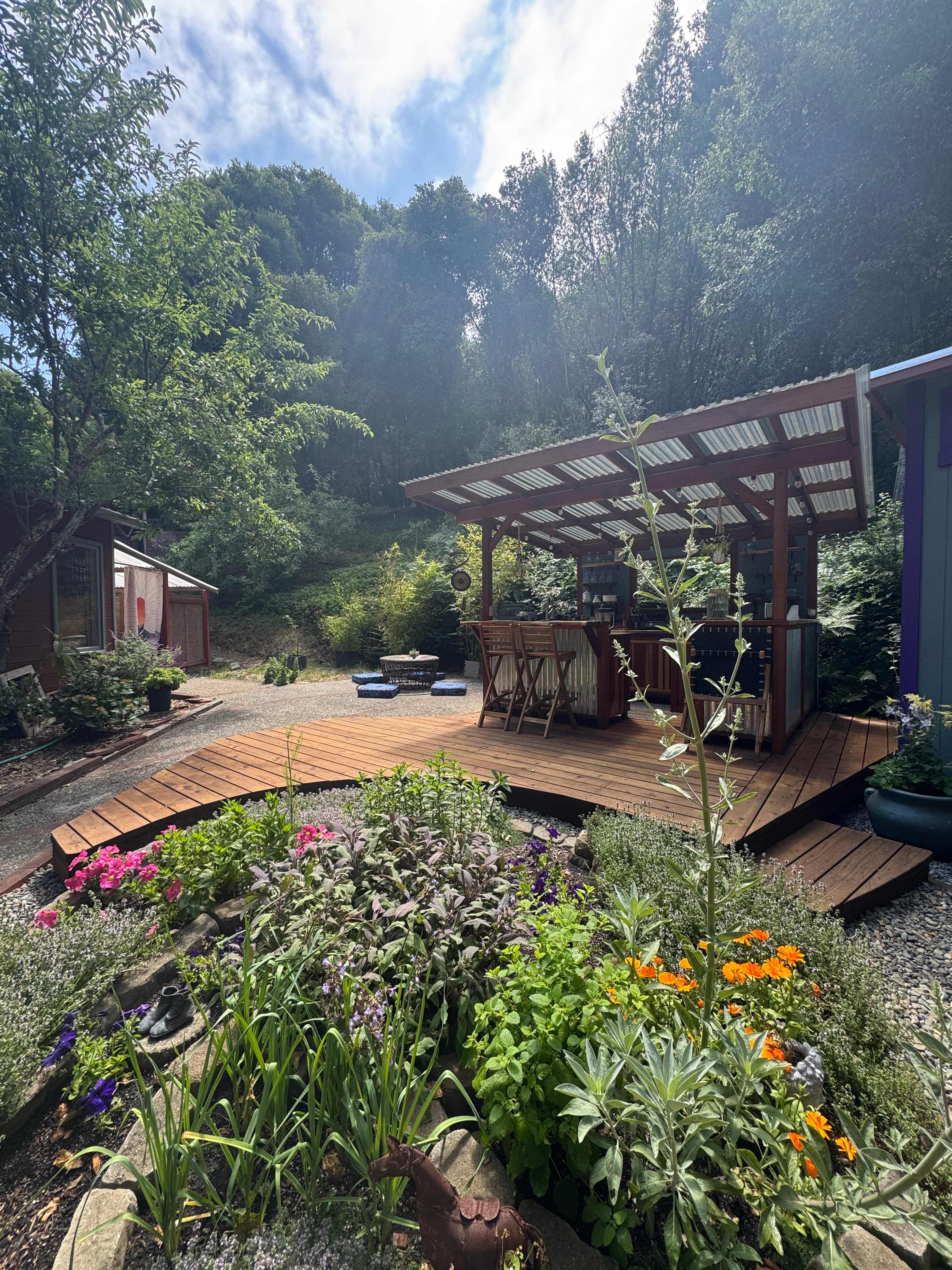 Everyone's favorite part.... the outdoor kitchen.