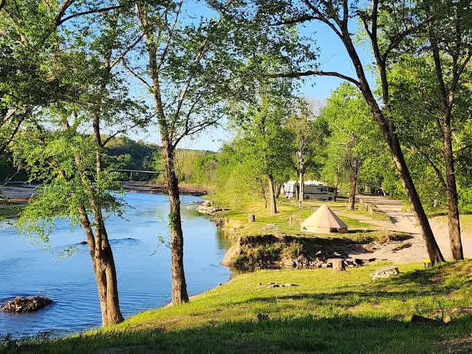 Lazy River Campground & Floats