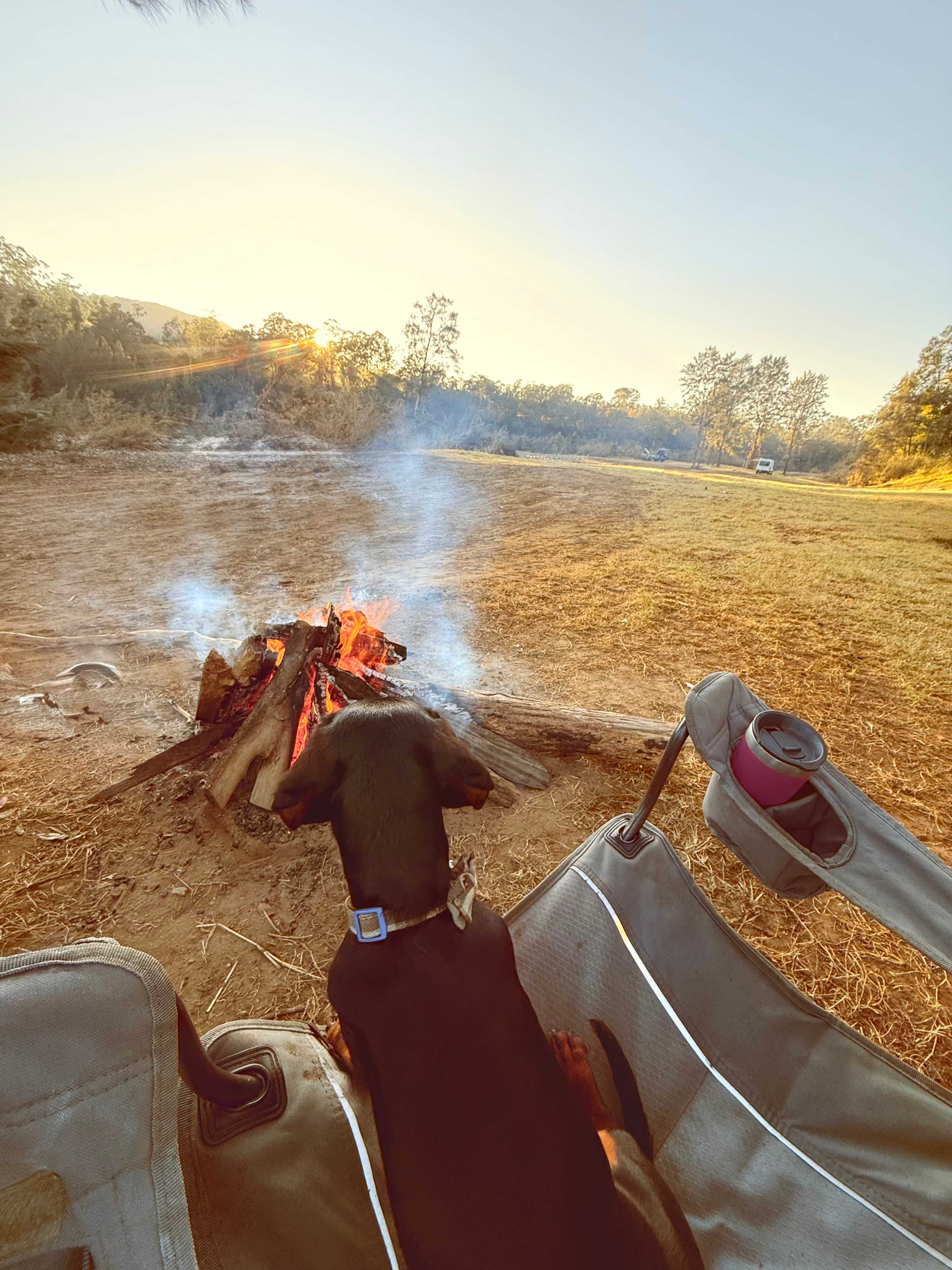 Riverside Camping - Long Flat Pub