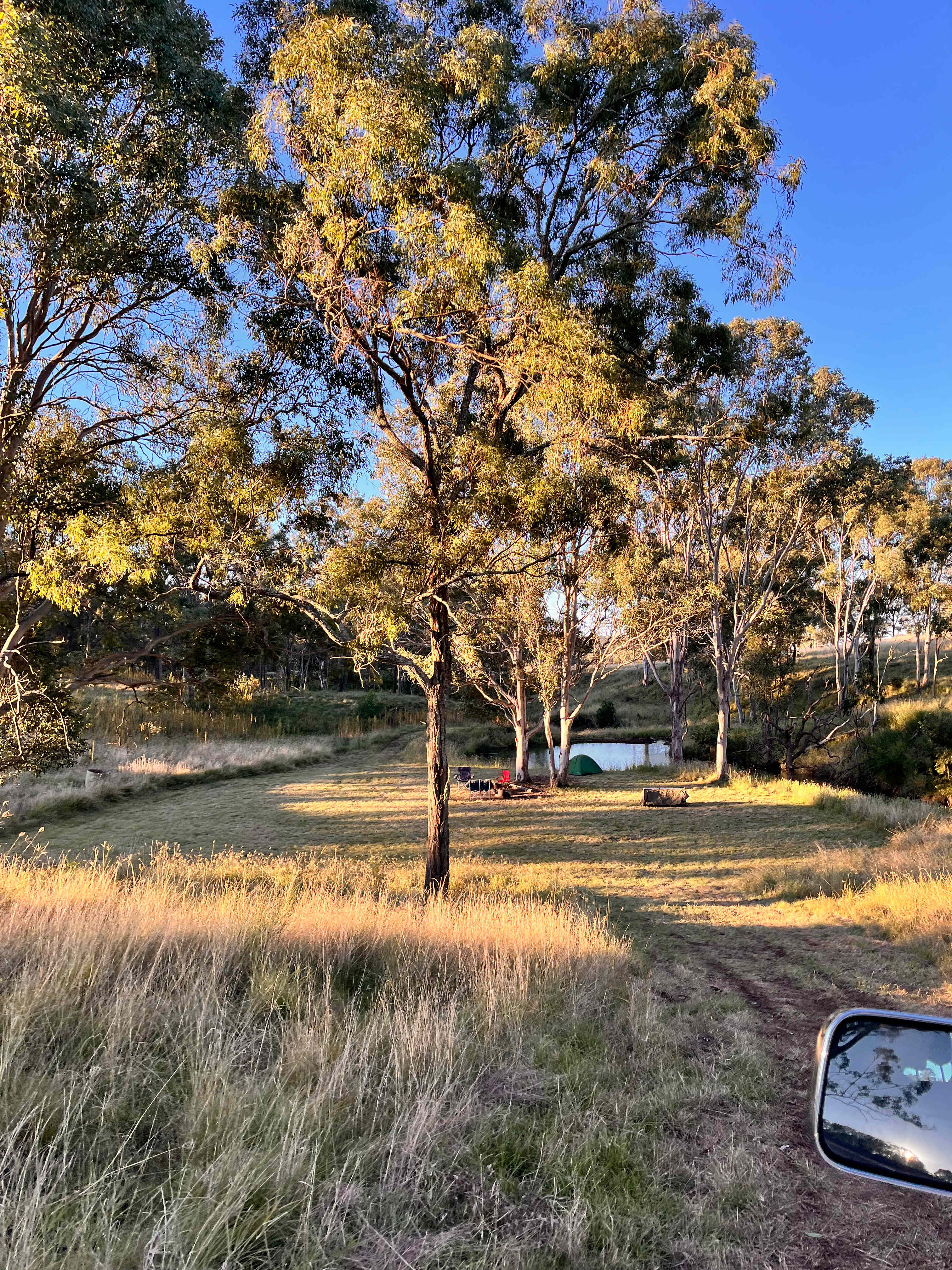 Empty Pockets creek-side Farm Stay
