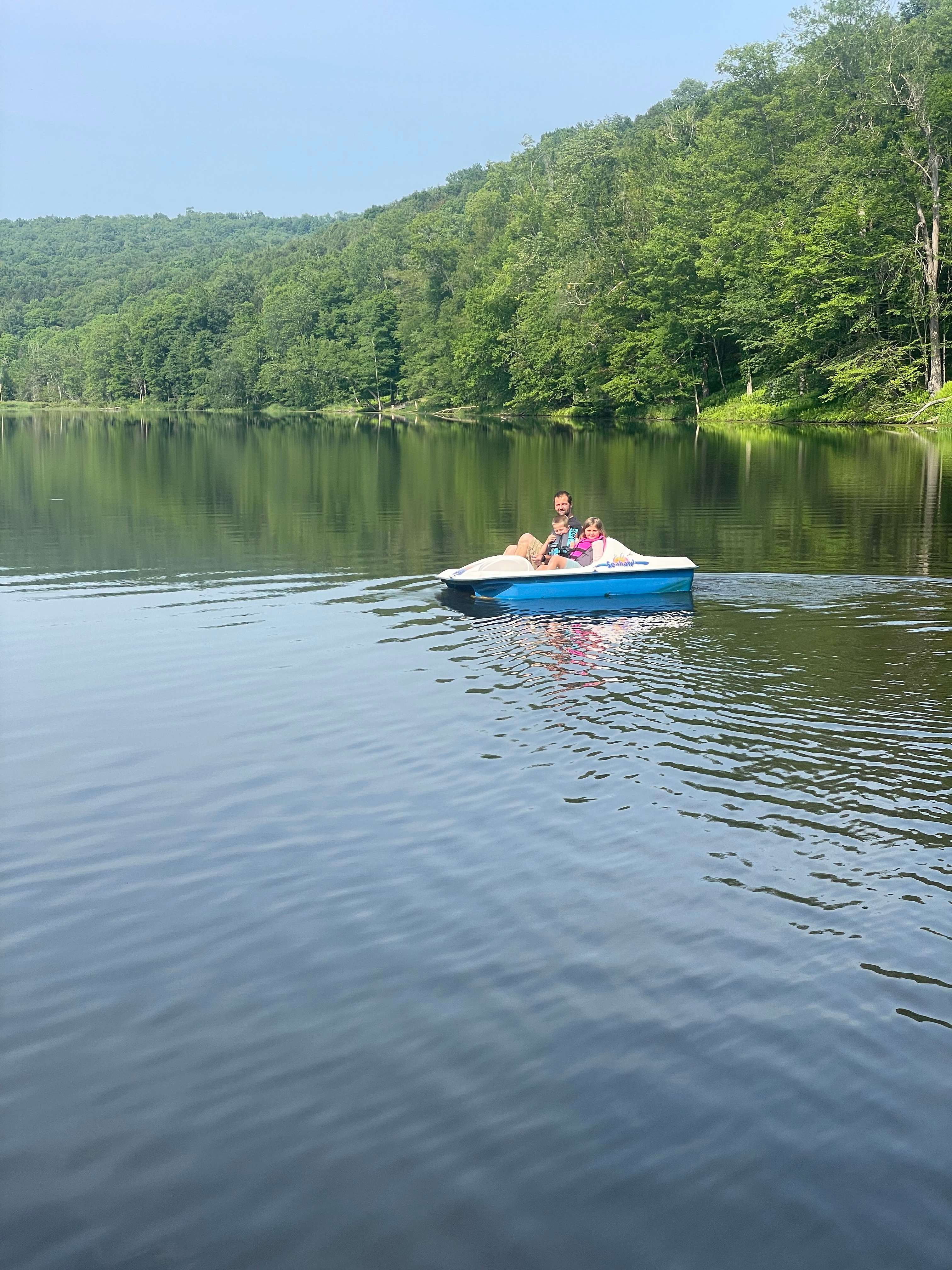 Gracies Cabin on the Lake w/ hottub