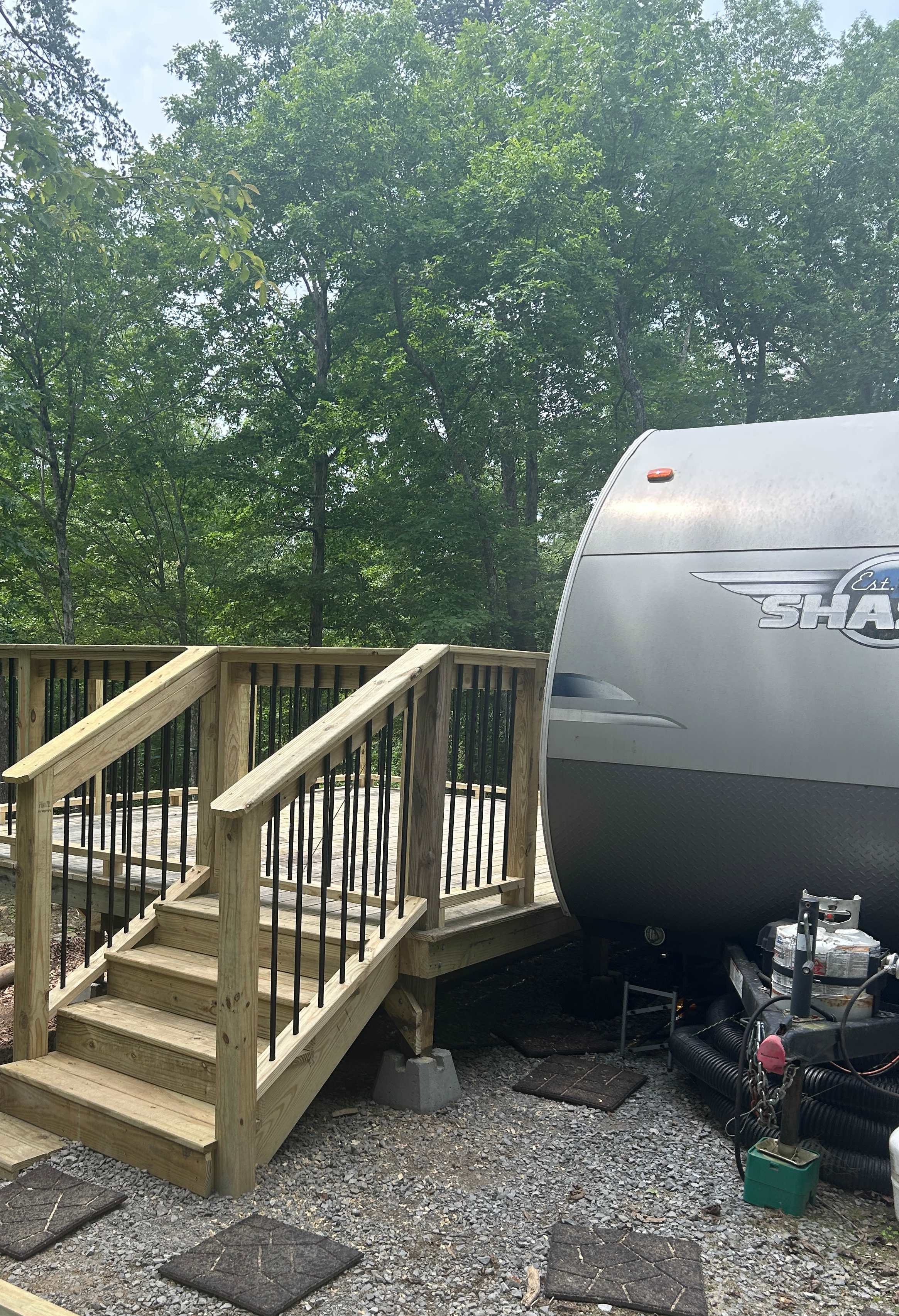 Lake Lahusage Camper: Dock & Kayaks
