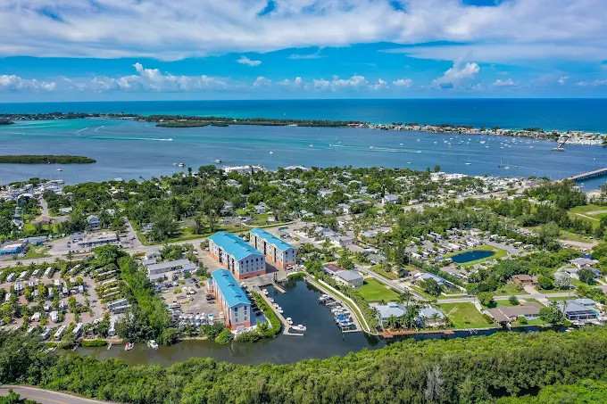 Holiday Cove RV Resort