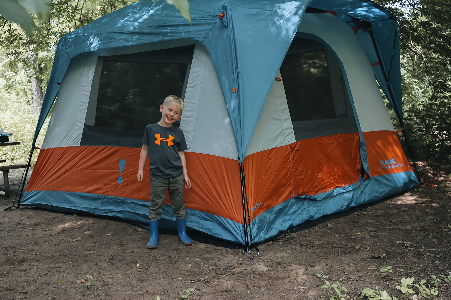 Broken Oak Riverside Getaway