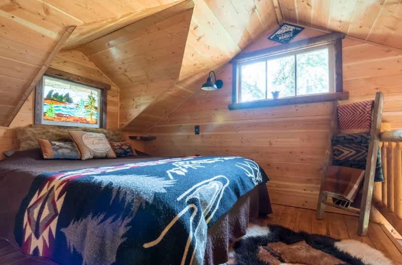 Izer Treehouse