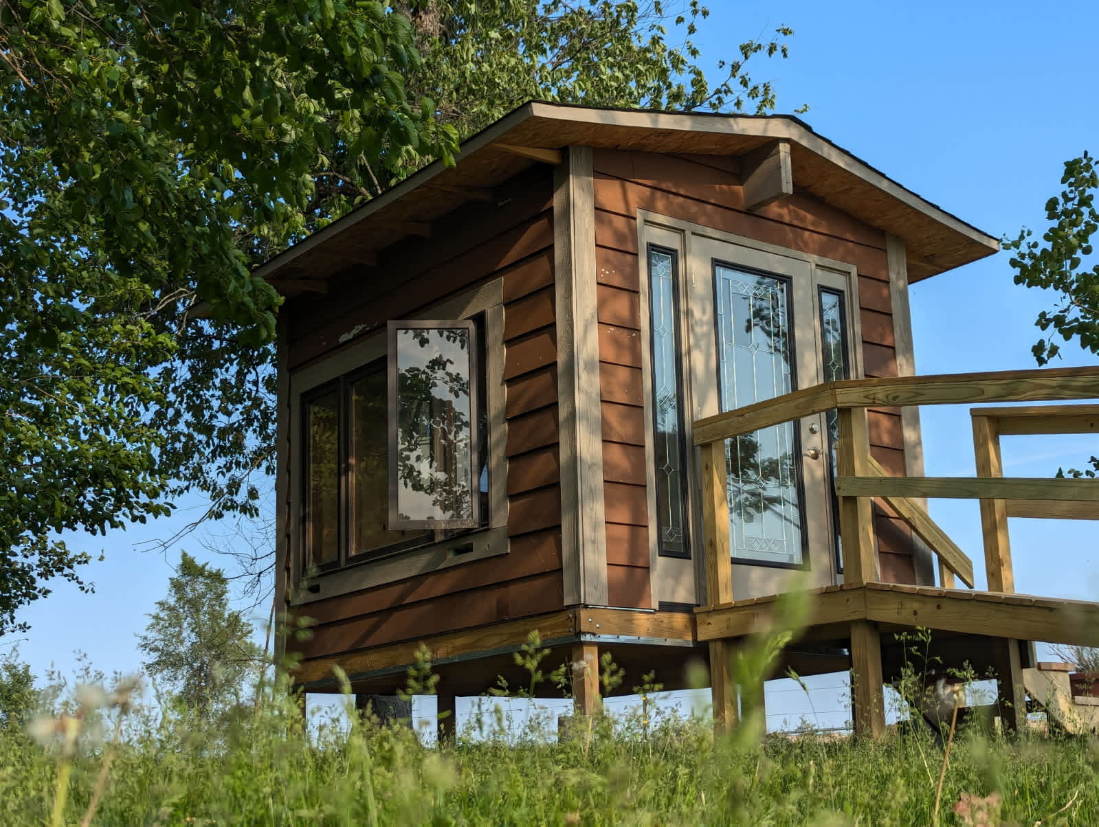 Beehive Air Therapy Cabin