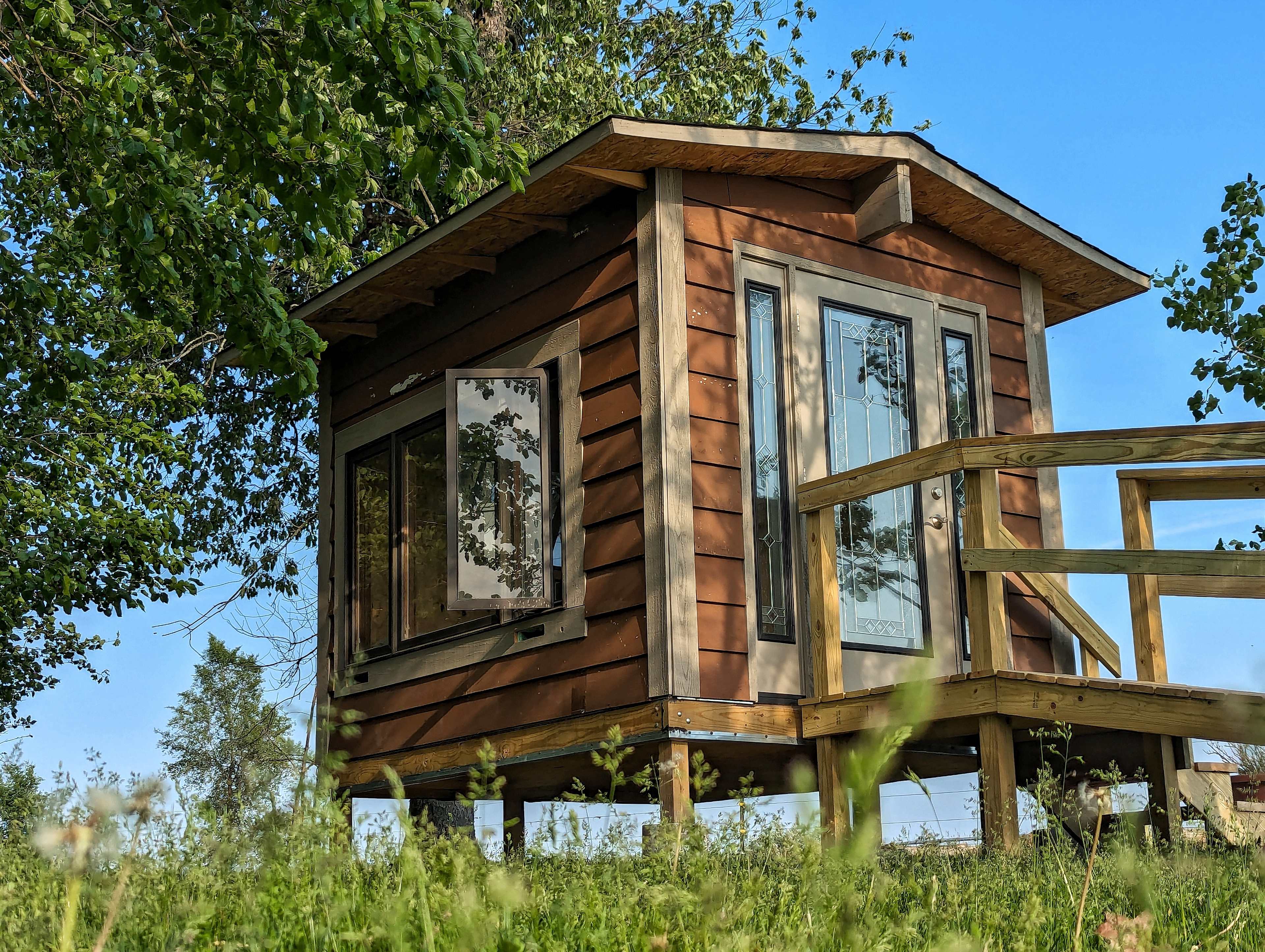 Beehive Air Therapy Cabin