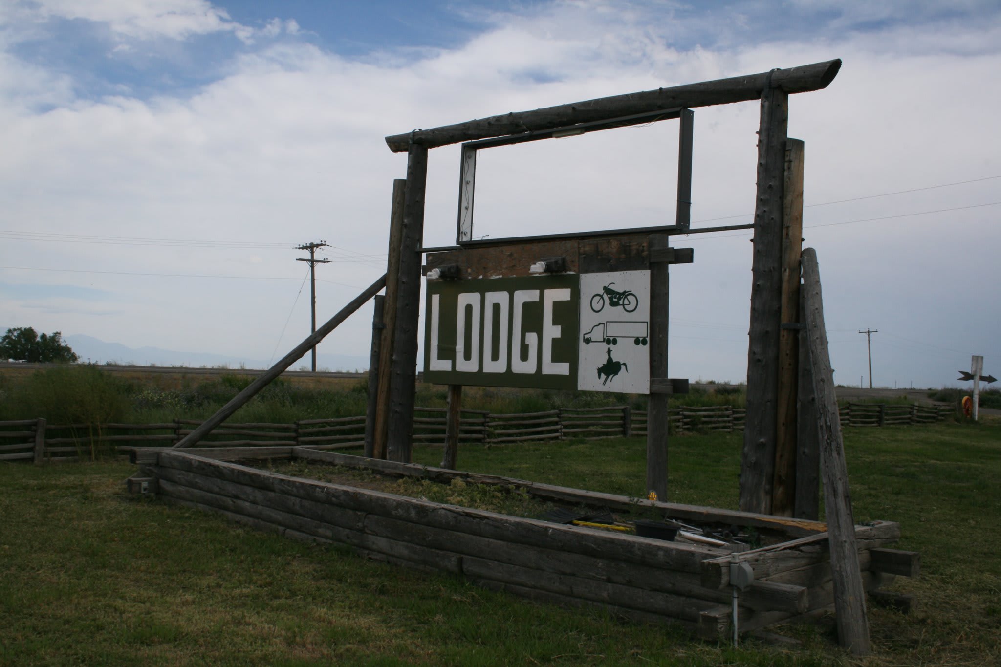 Saguache Camp & Lodge
