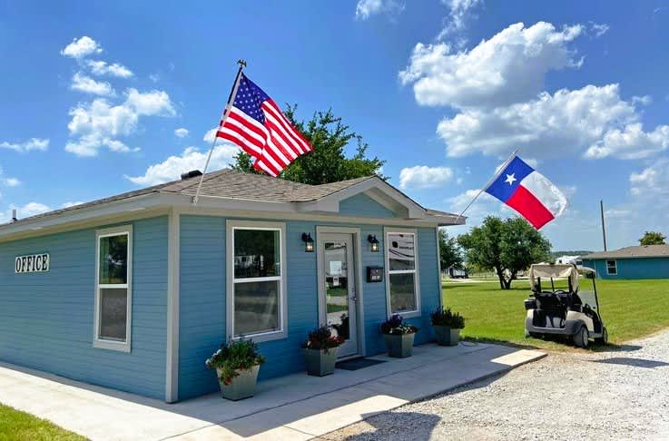 Wandering Oaks RV Park
