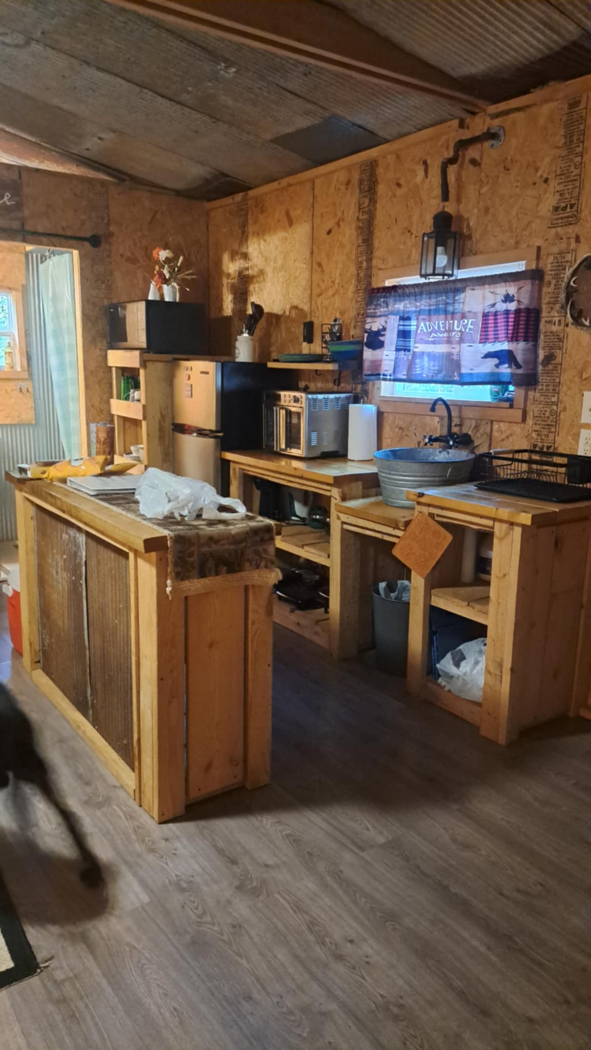 Full kitchen with everything you need!