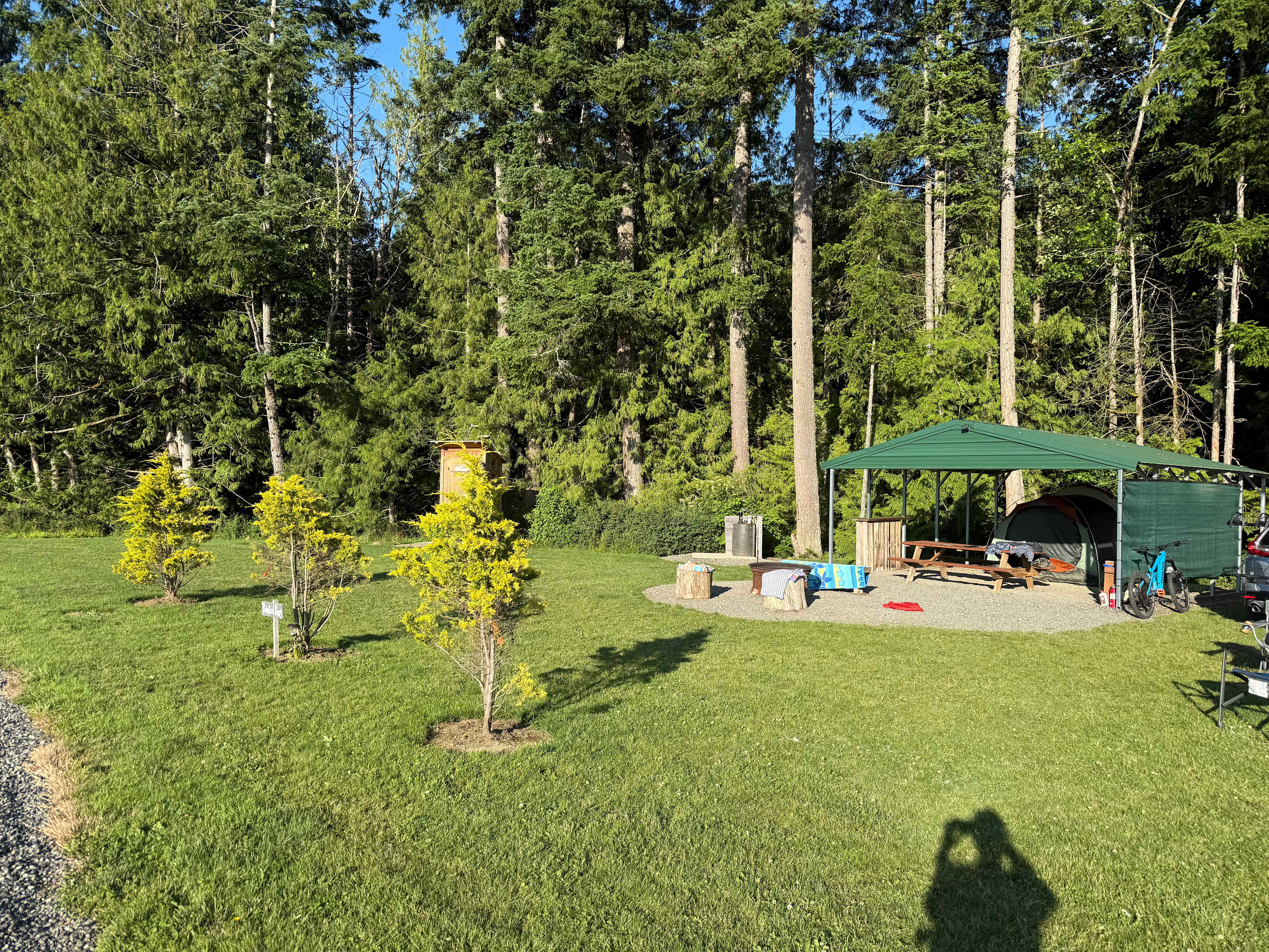 Nice shelter area and fire pit 