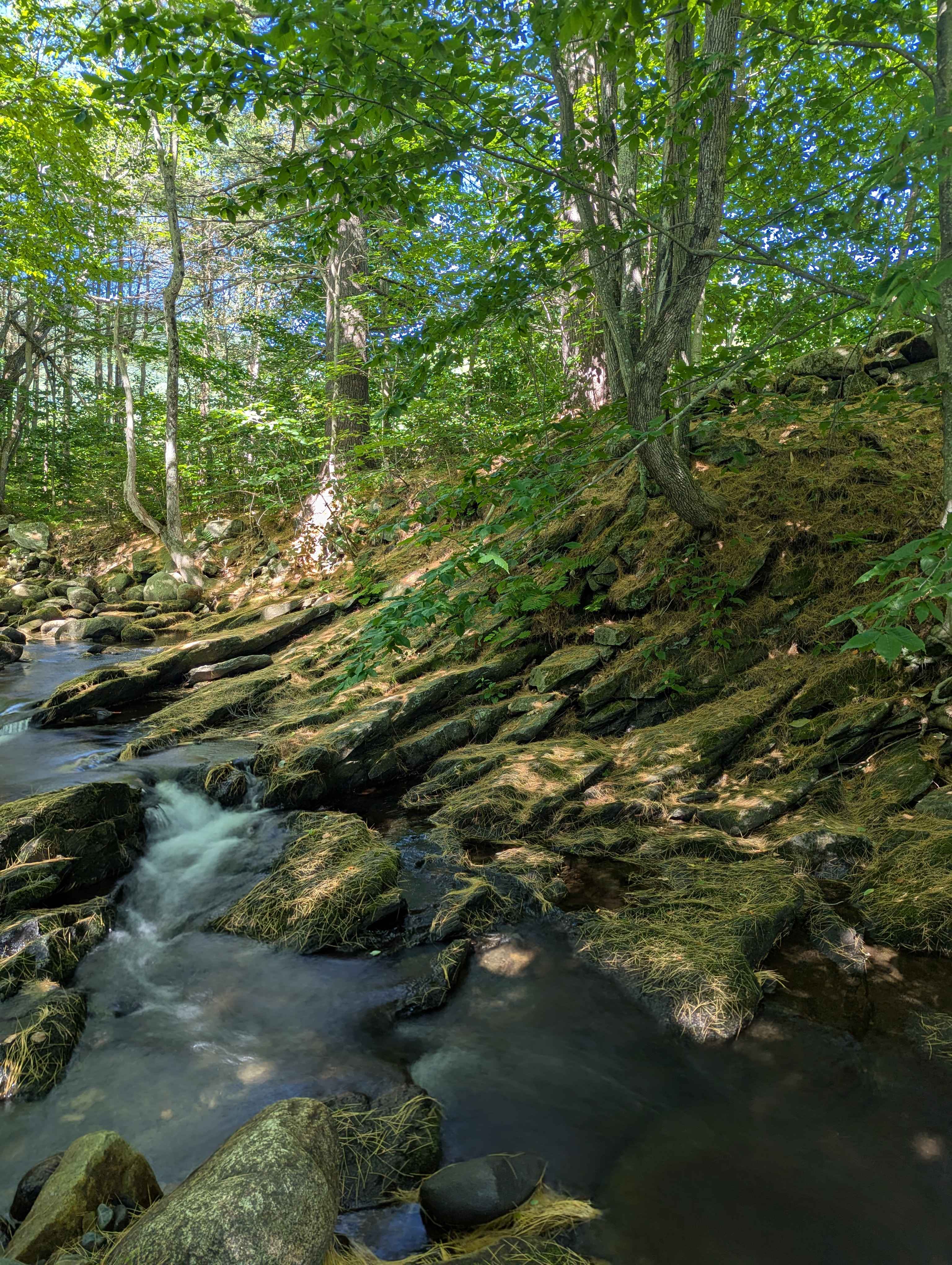 The cascade rocks themselves