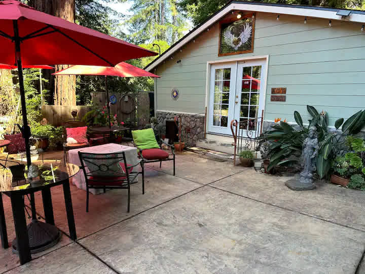 Buddha Room RV glamping, Redwoods