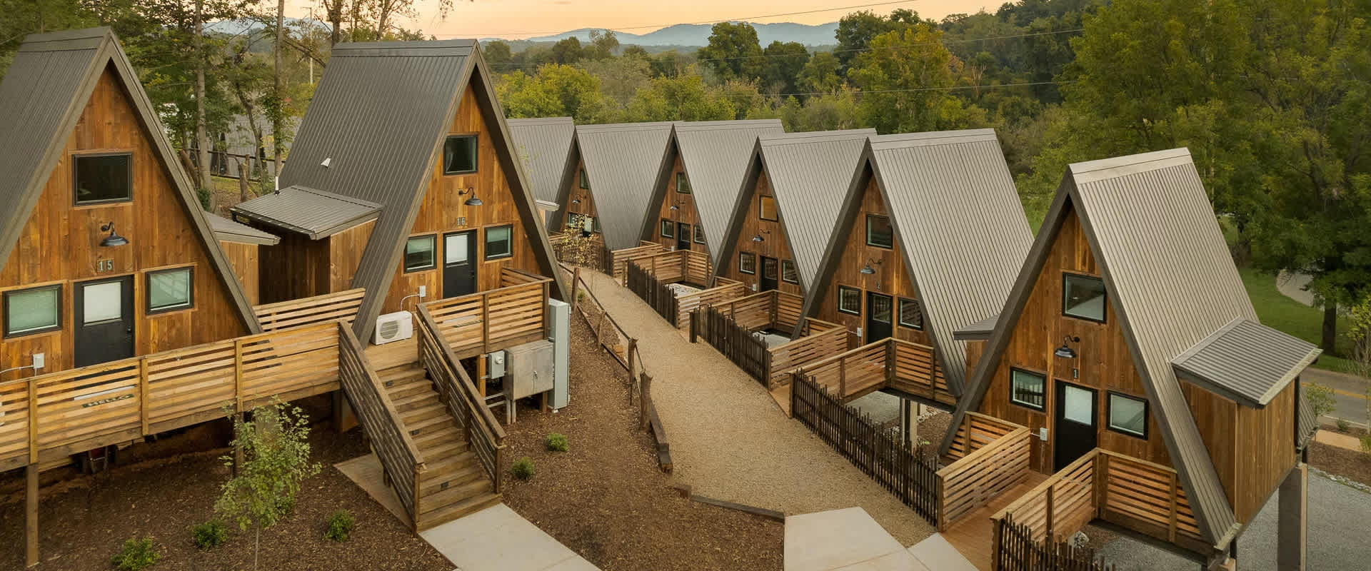 Wrong Way River Lodge & Cabins