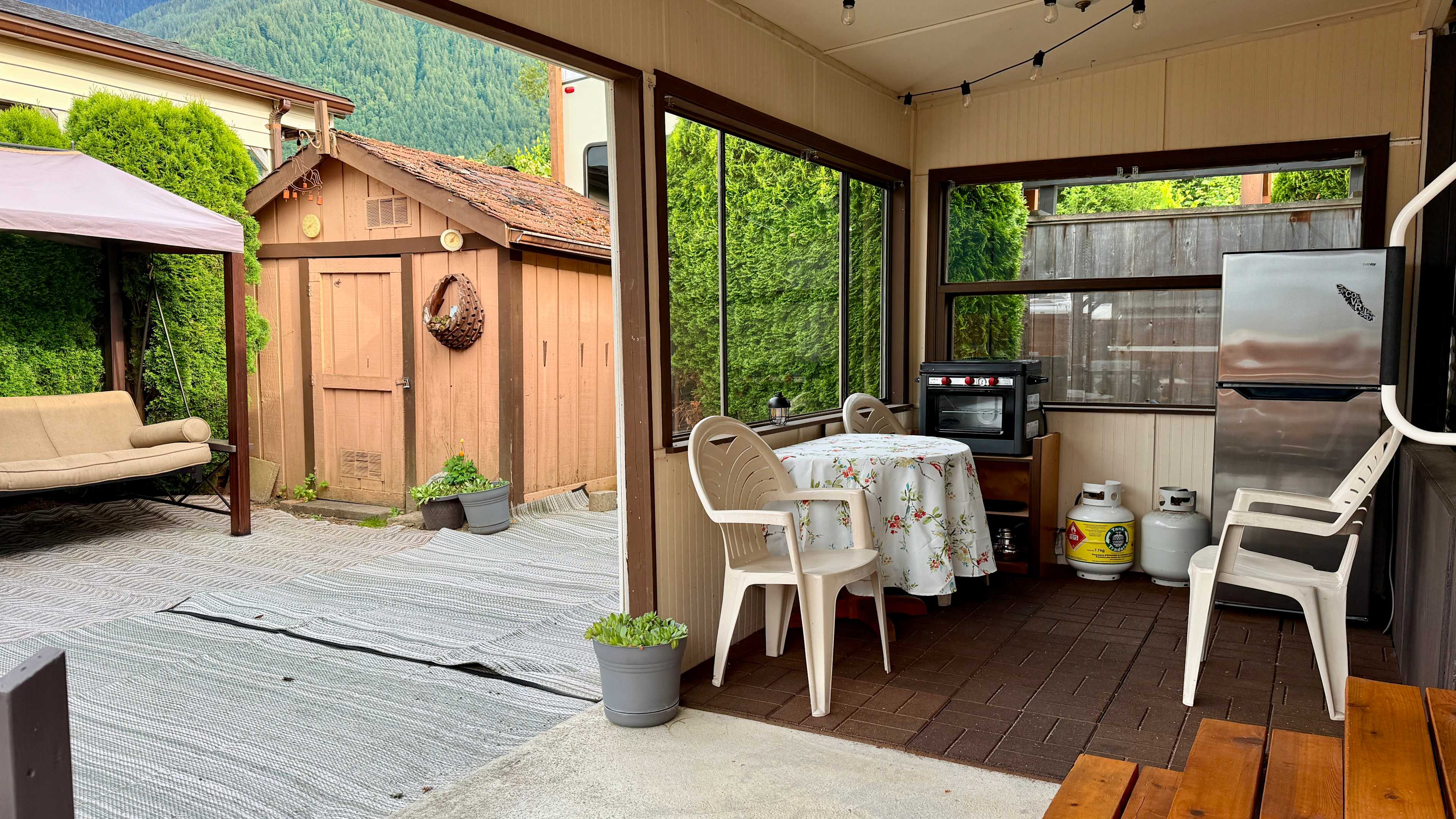 Cozy RV Hideaway Near Cultus Lake