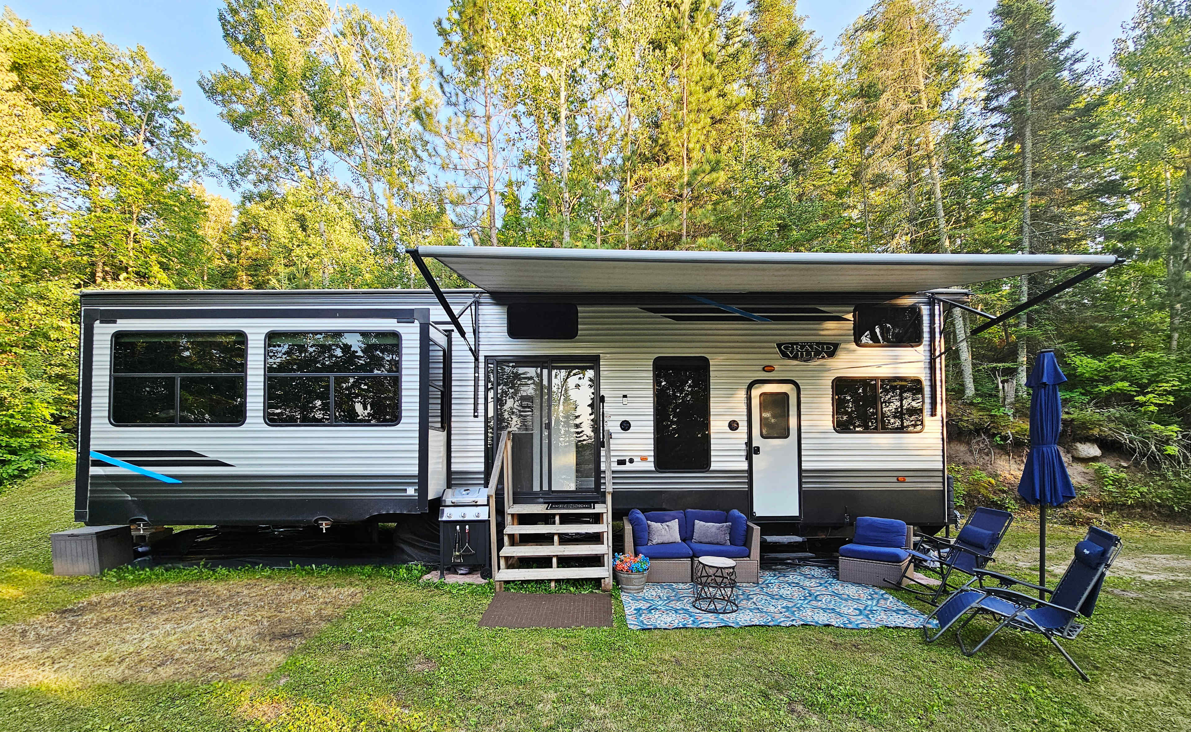 Luxury Lakefront Glamper