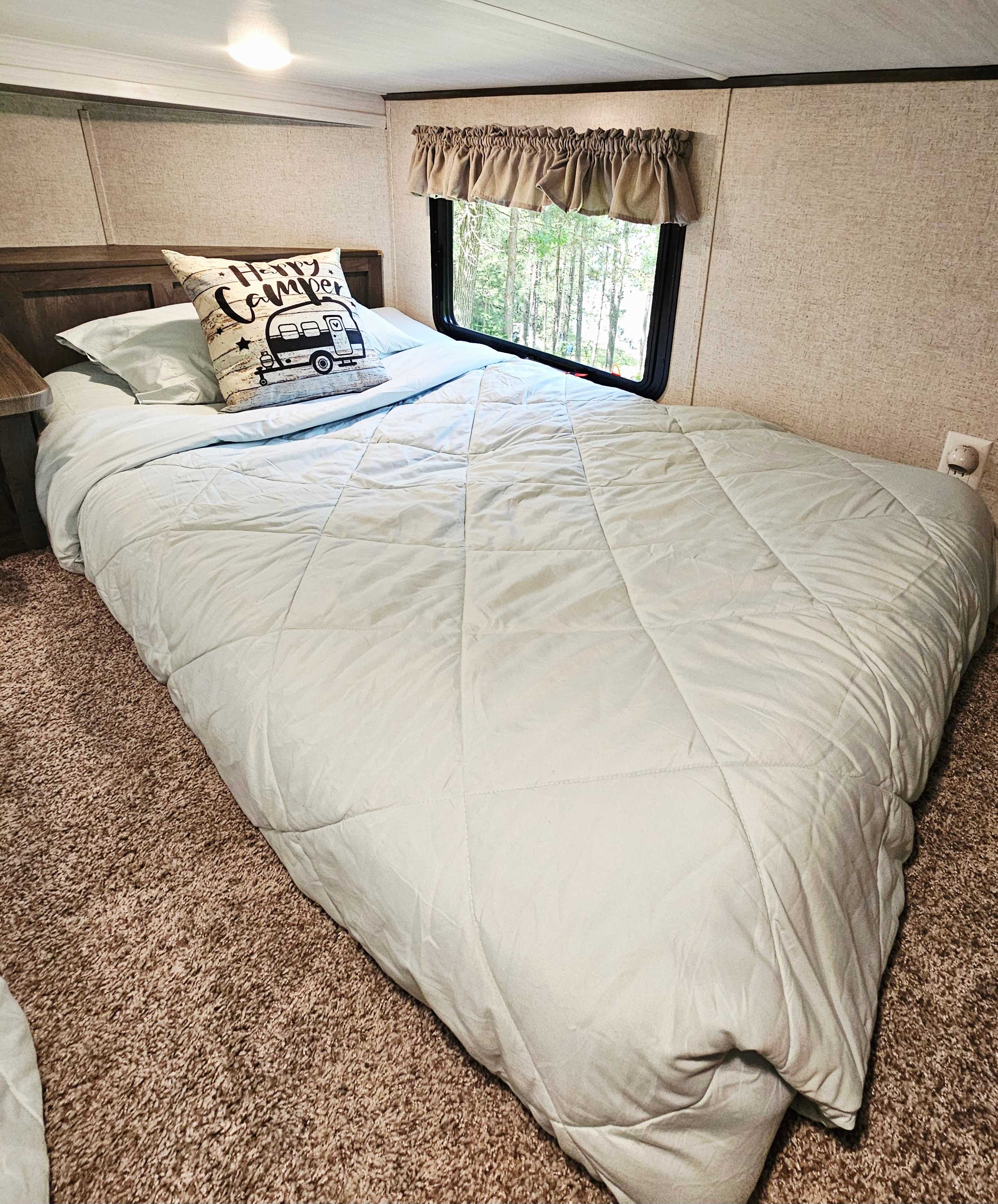 Luxury Lakefront Glamper