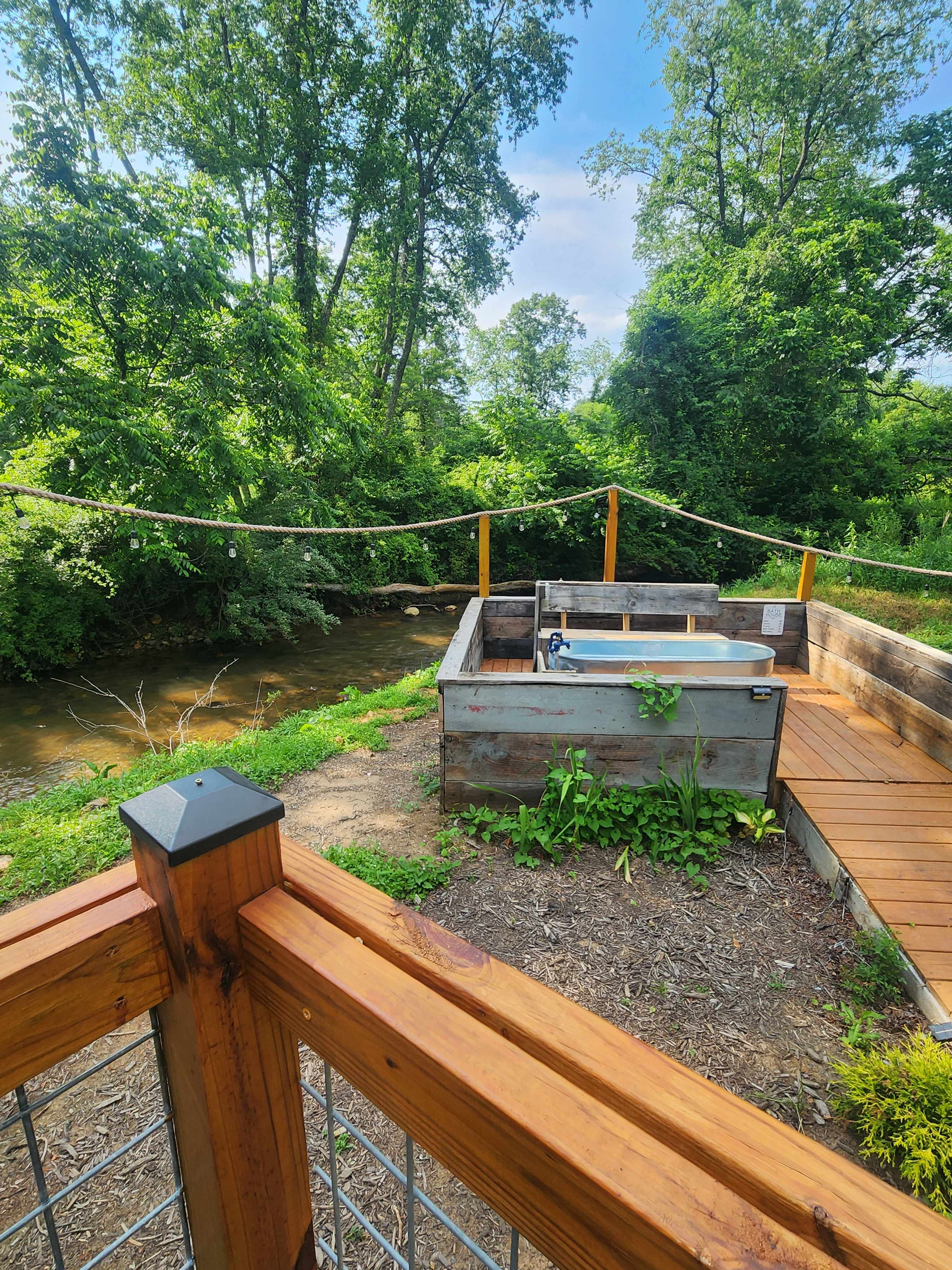 Outdoor tub