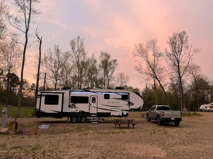 The Narrows Riverside RV Resort