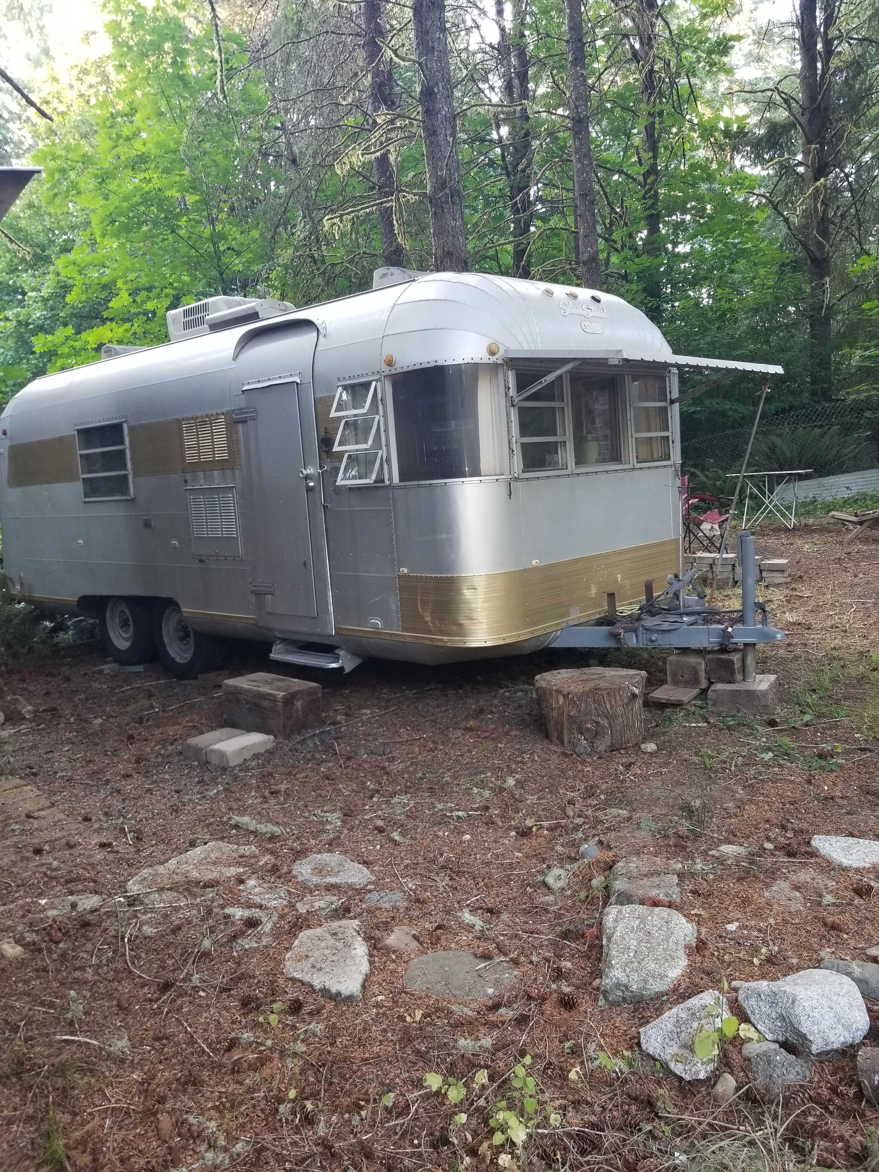 1970 original condition Silver Streak Sabre. A 24' vintage survivor. I restore and sell vintage trailers. This one, I am sharing on hipcamp for a limited time. Come back again to stay in possibly my next restoration.