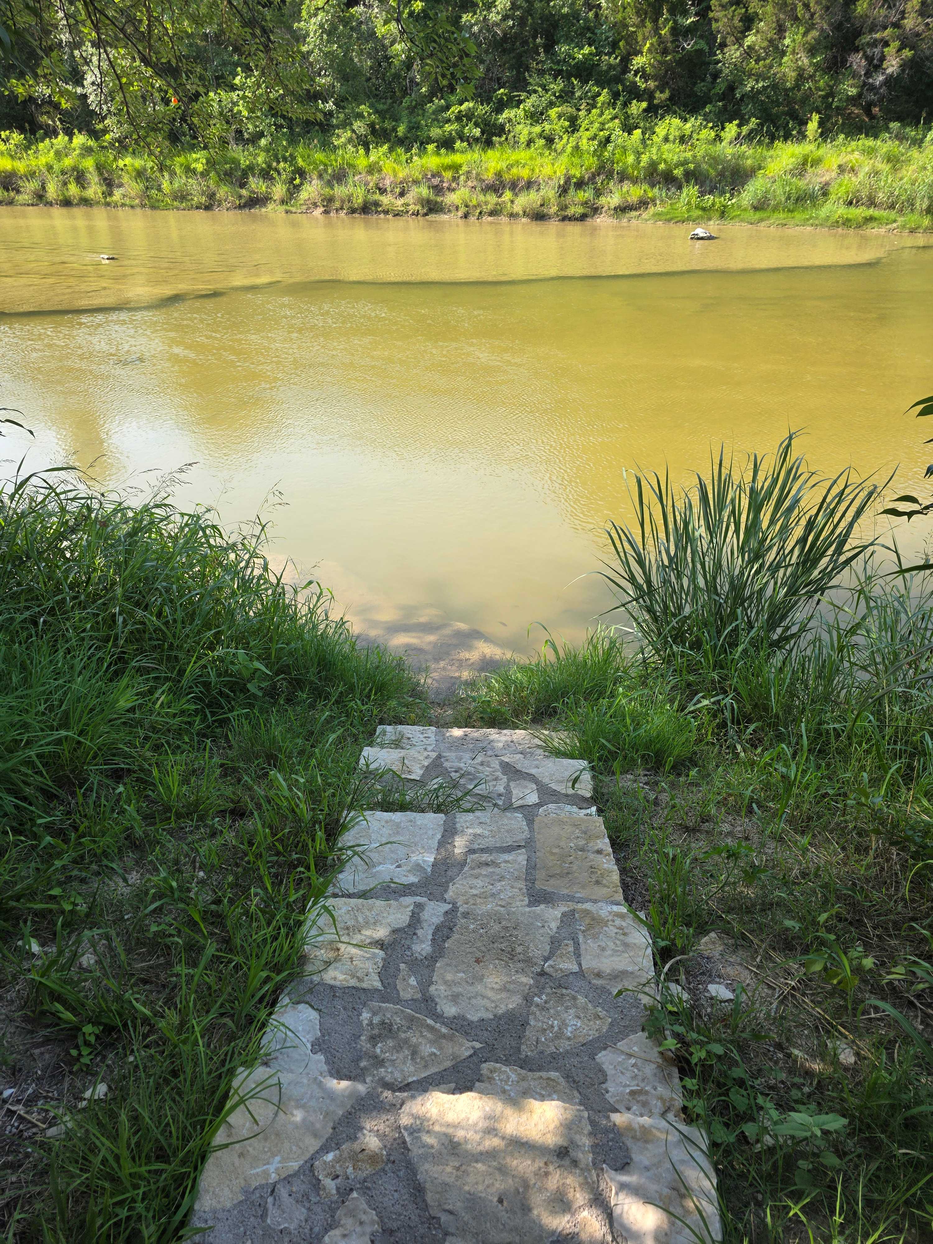 Pecans on the Paluxy - River Views