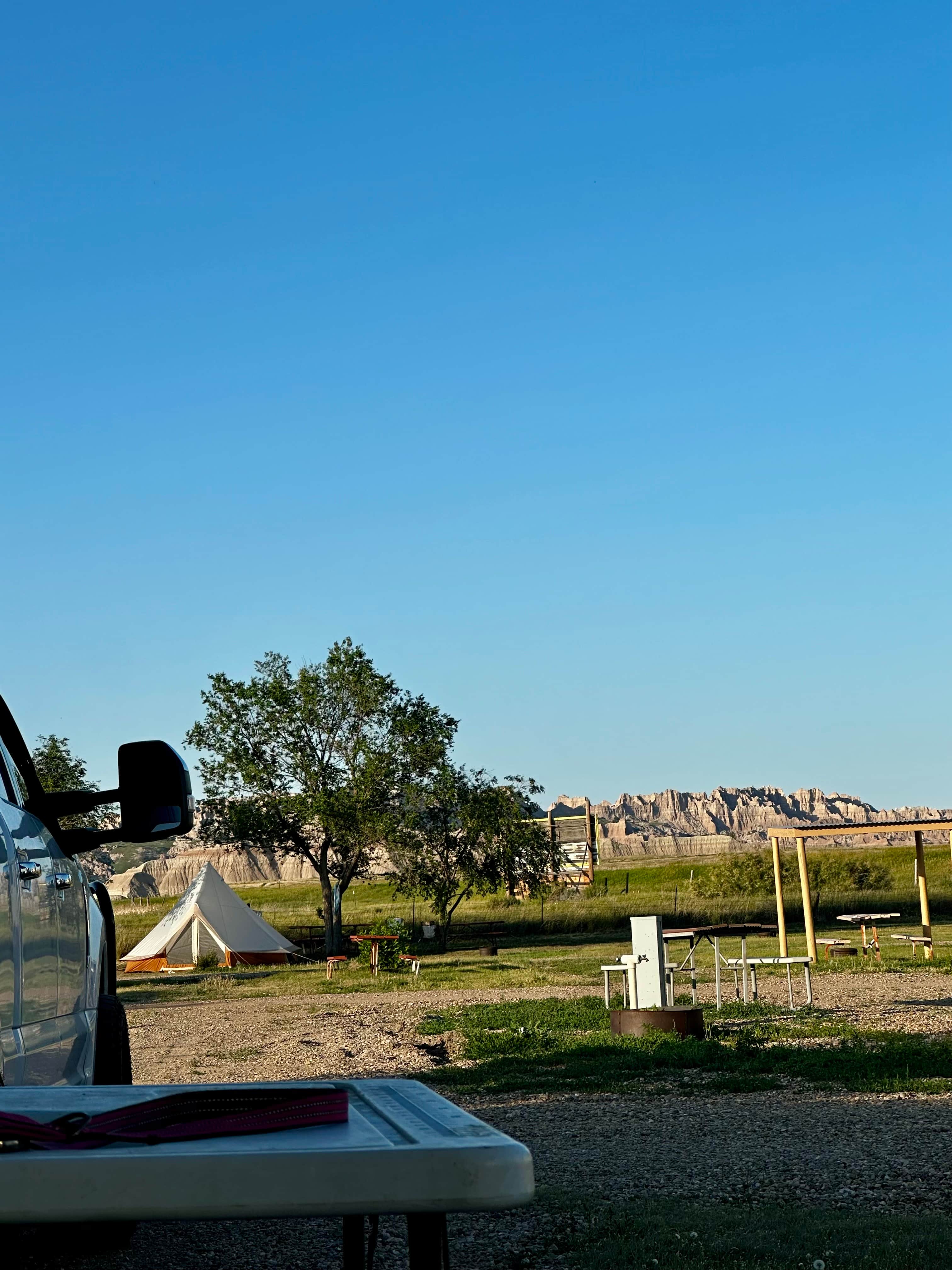 Badlands Hotel & Campground
