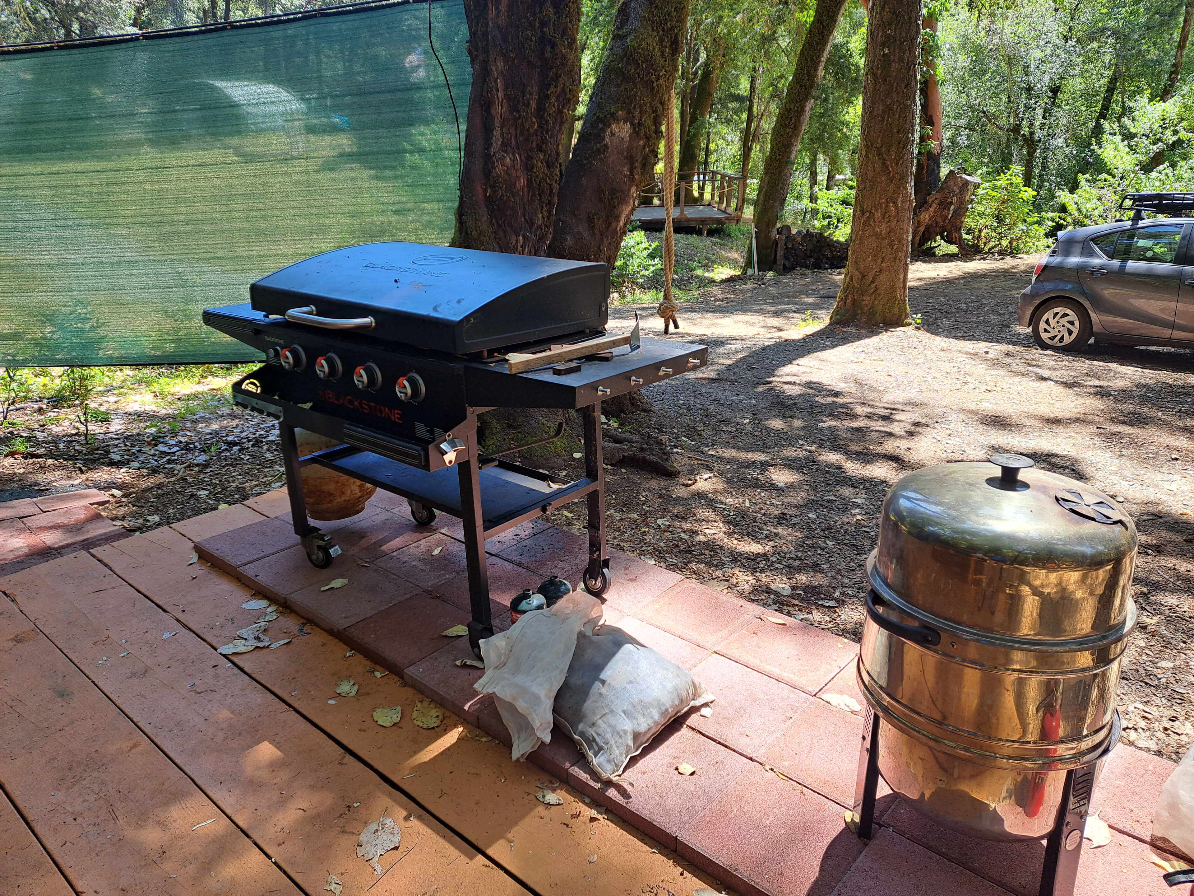 Camping grills. Have so many of the campsite but can't up load. 
